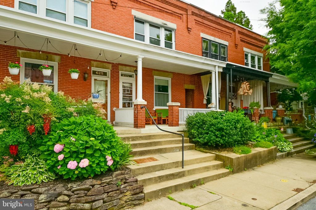 Photo of 623 N Pine Street, Lancaster, PA 17603 (MLS # PALA2051996)