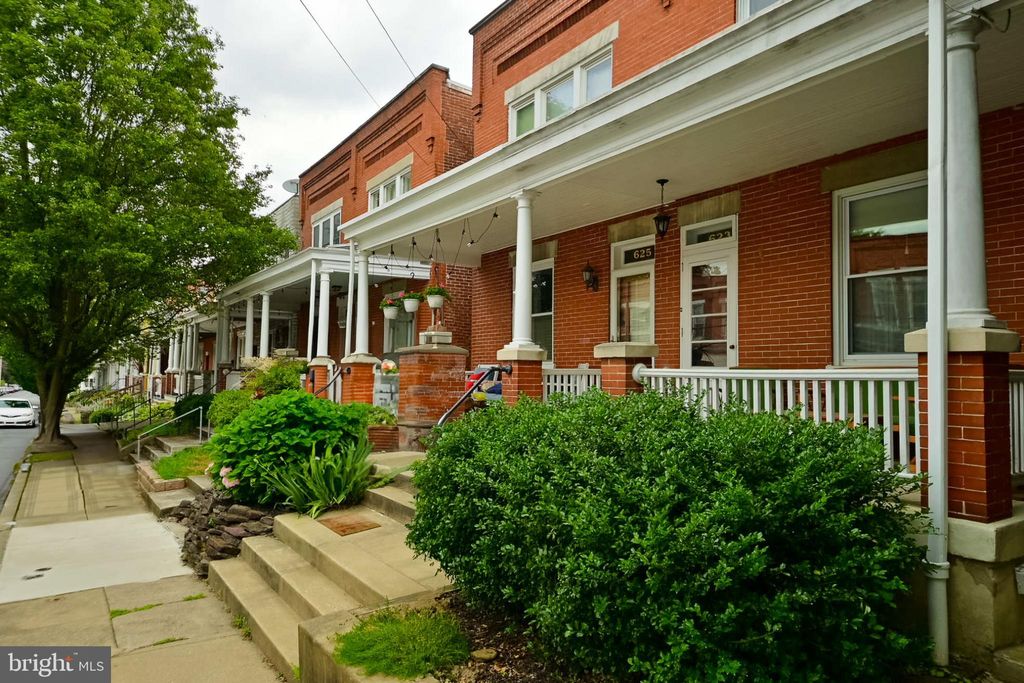 Photo of 623 N Pine Street, Lancaster, PA 17603 (MLS # PALA2051996)