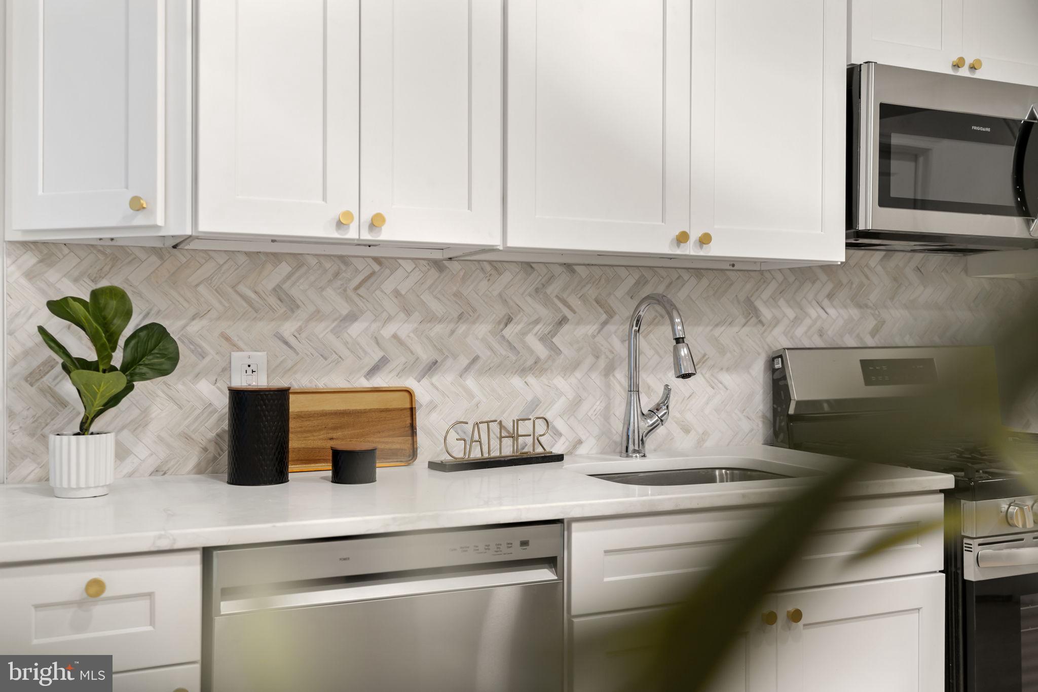 POINT BREEZE - Residential Lease