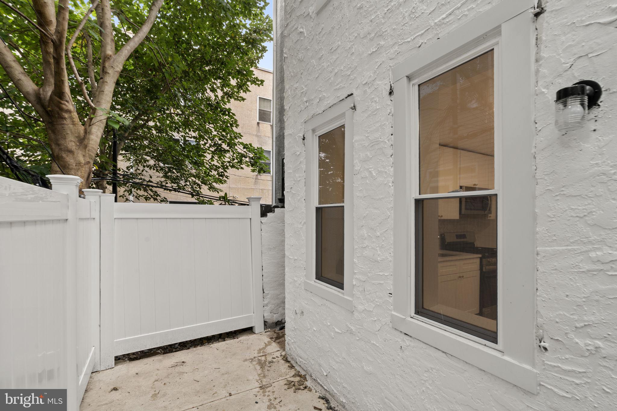 POINT BREEZE - Residential Lease