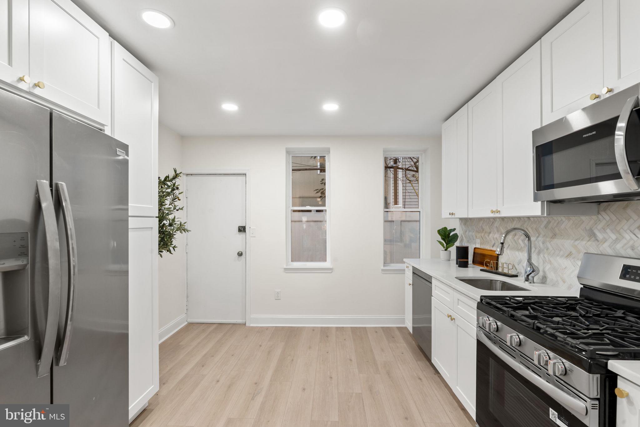 POINT BREEZE - Residential Lease