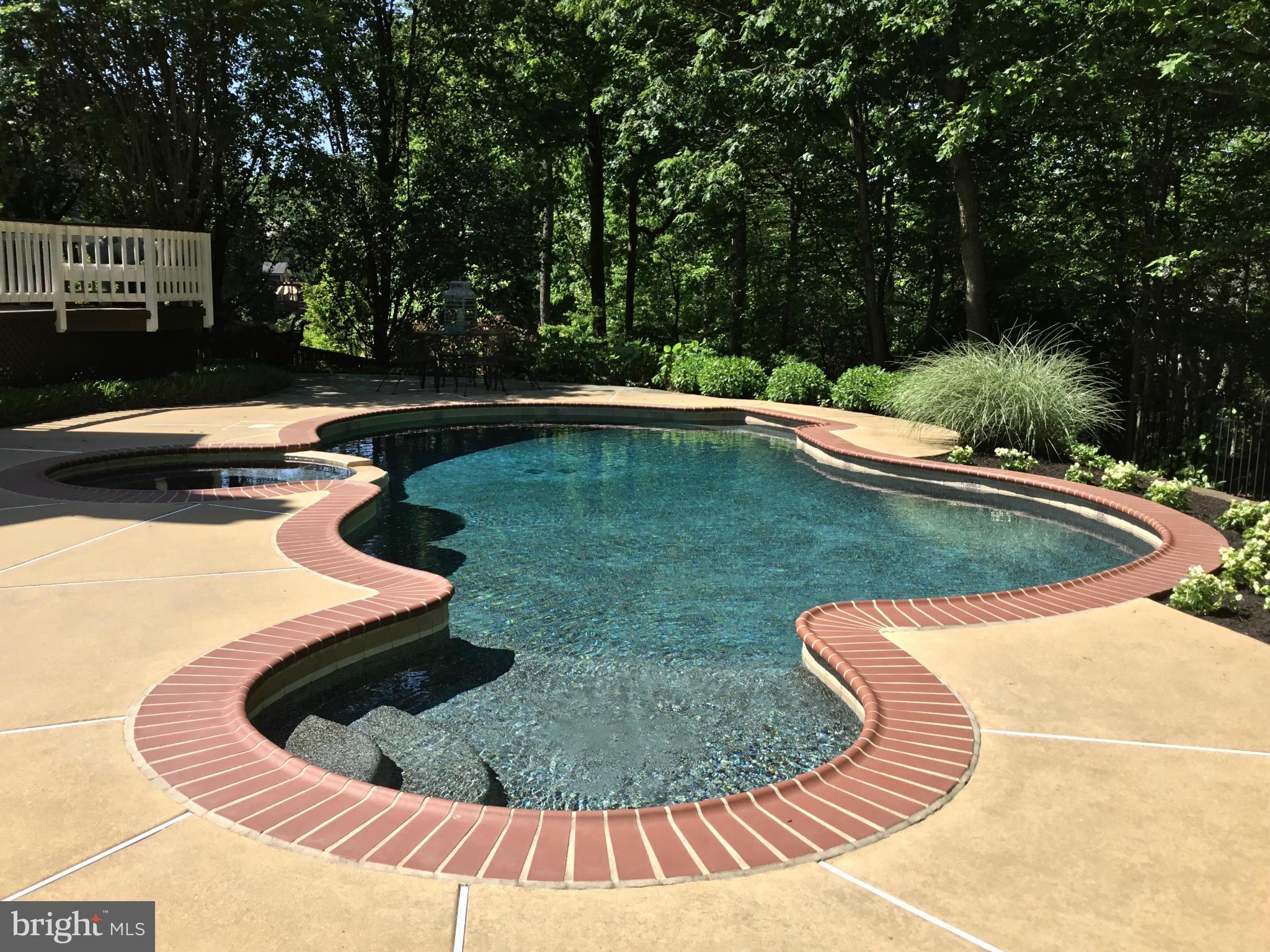 MANORS AT WOLF TRAP - Residential