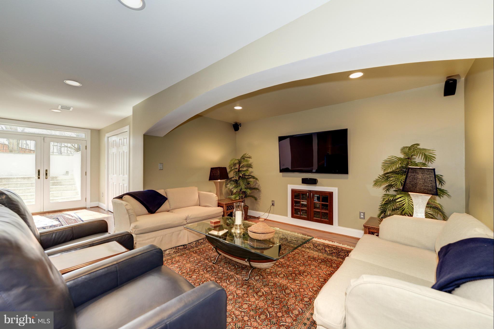 MANORS AT WOLF TRAP - Residential