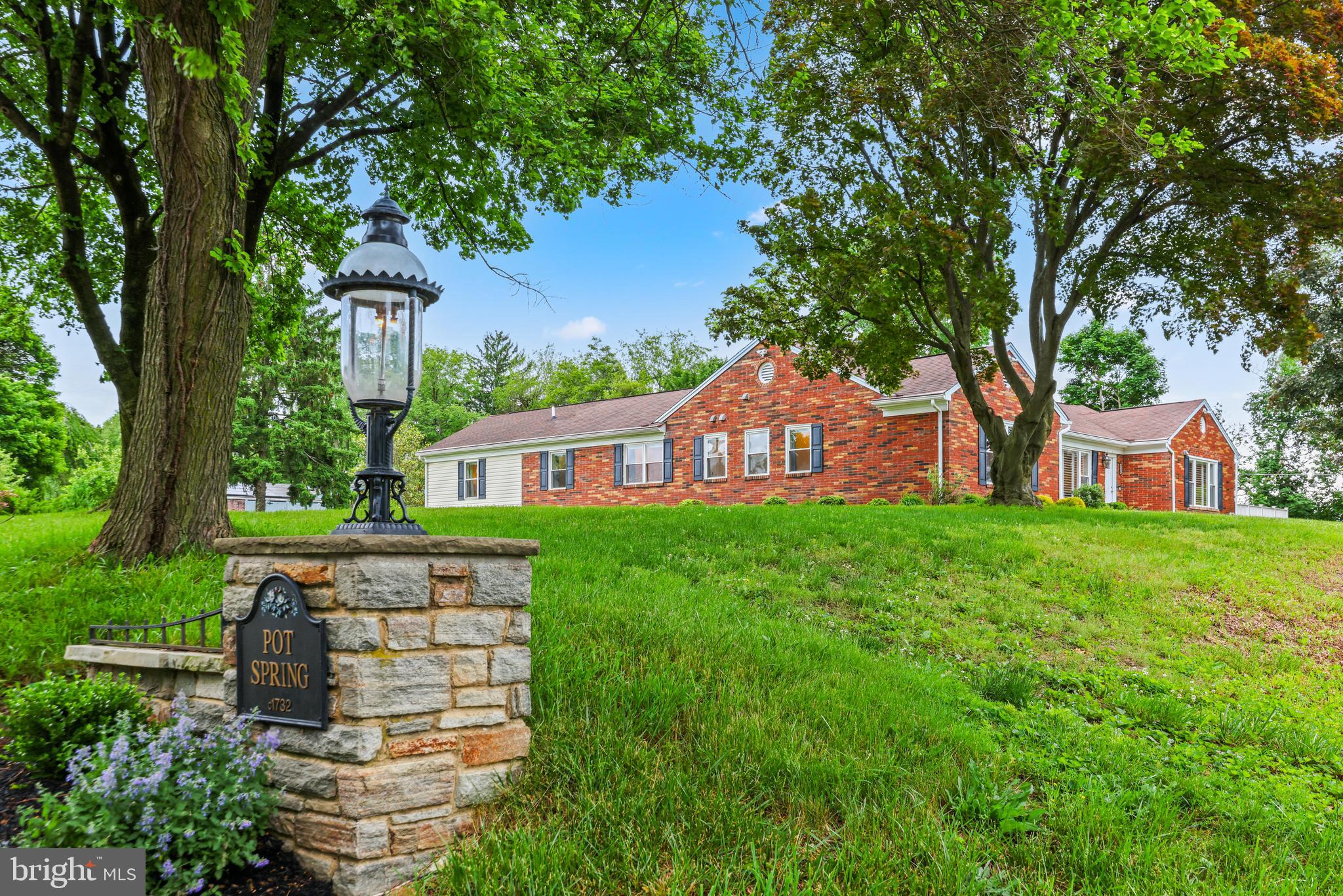 POT SPRING - Residential