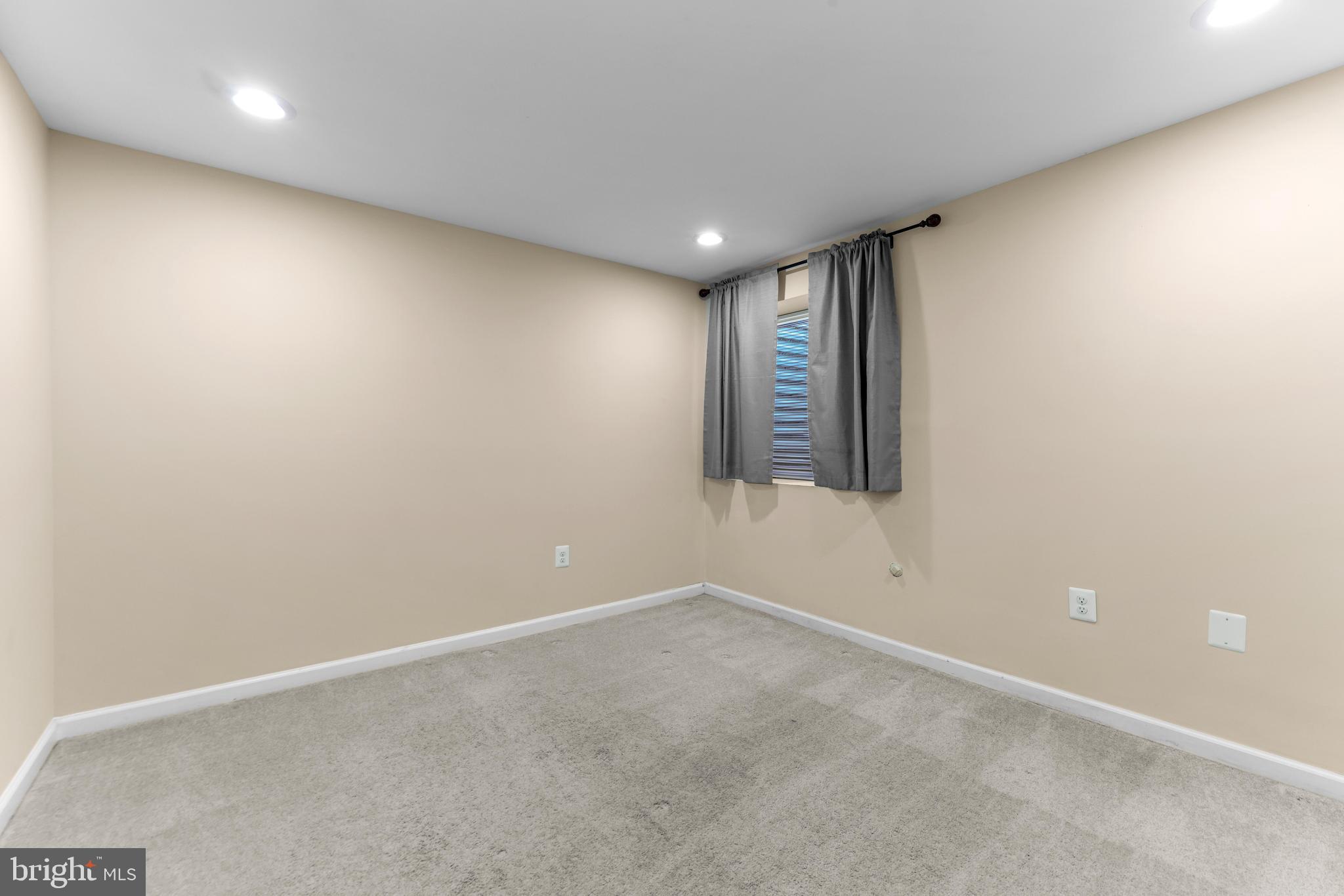 POT SPRING - Residential