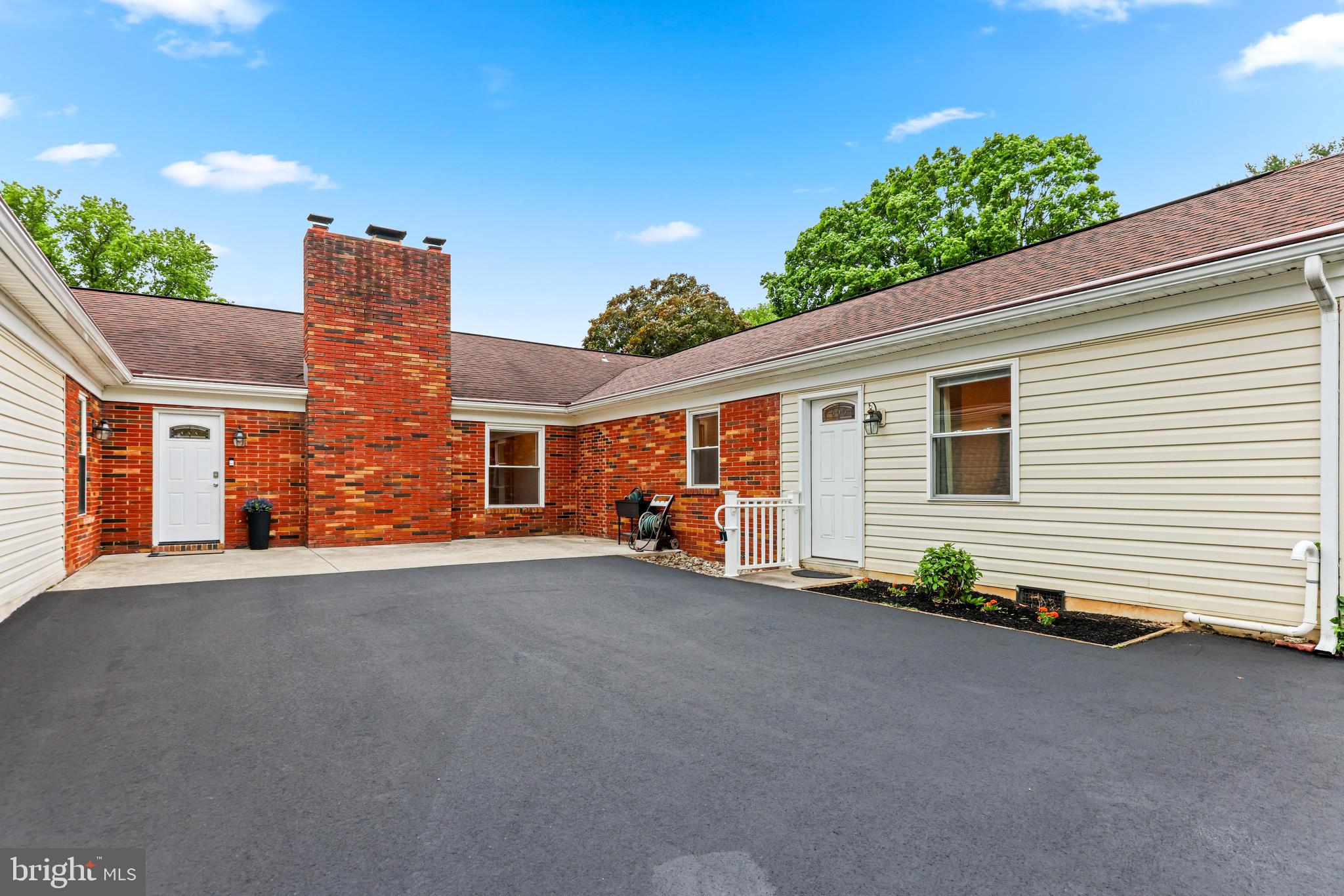 POT SPRING - Residential