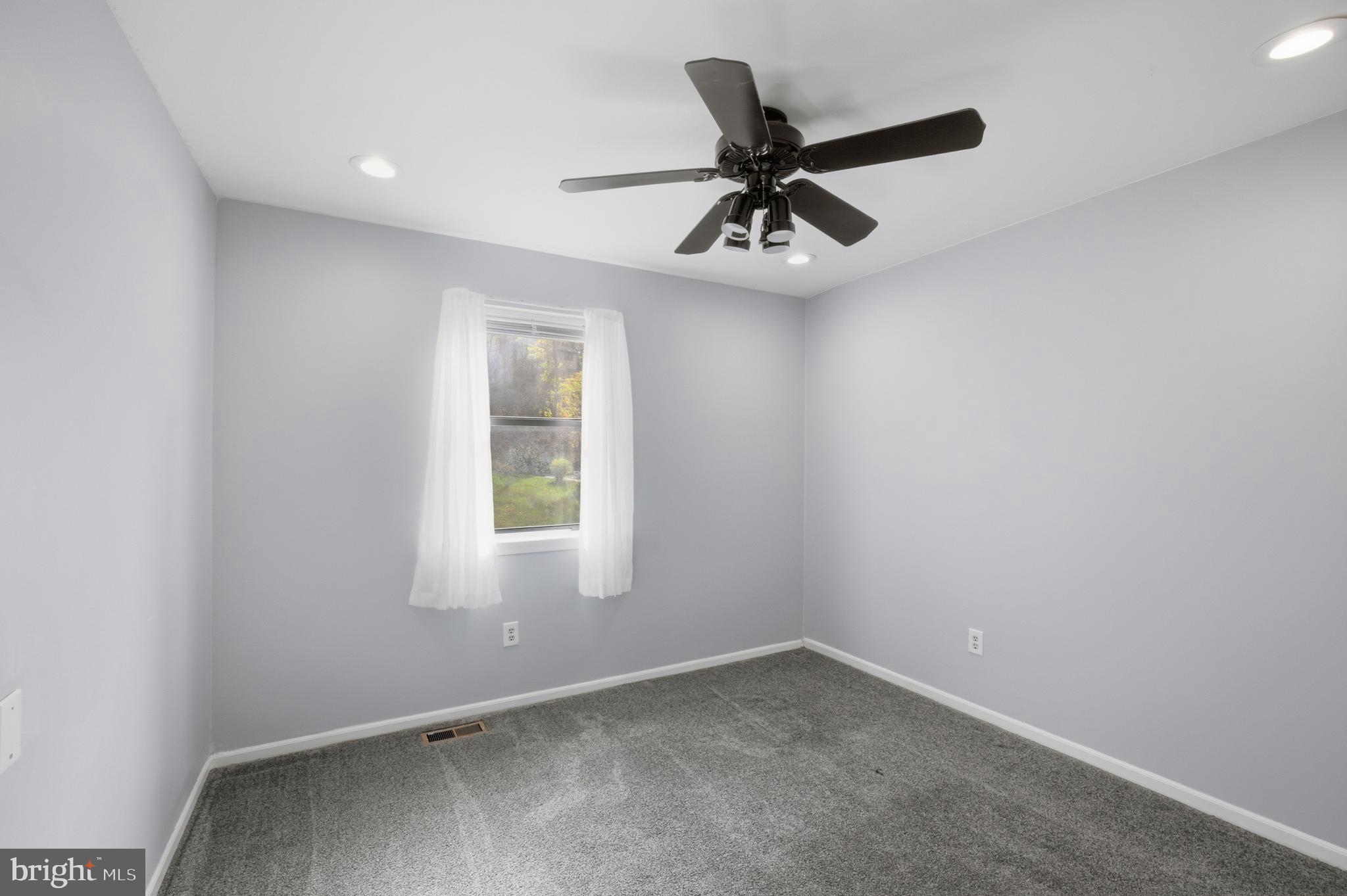 WOODLYN CROSSING - Residential