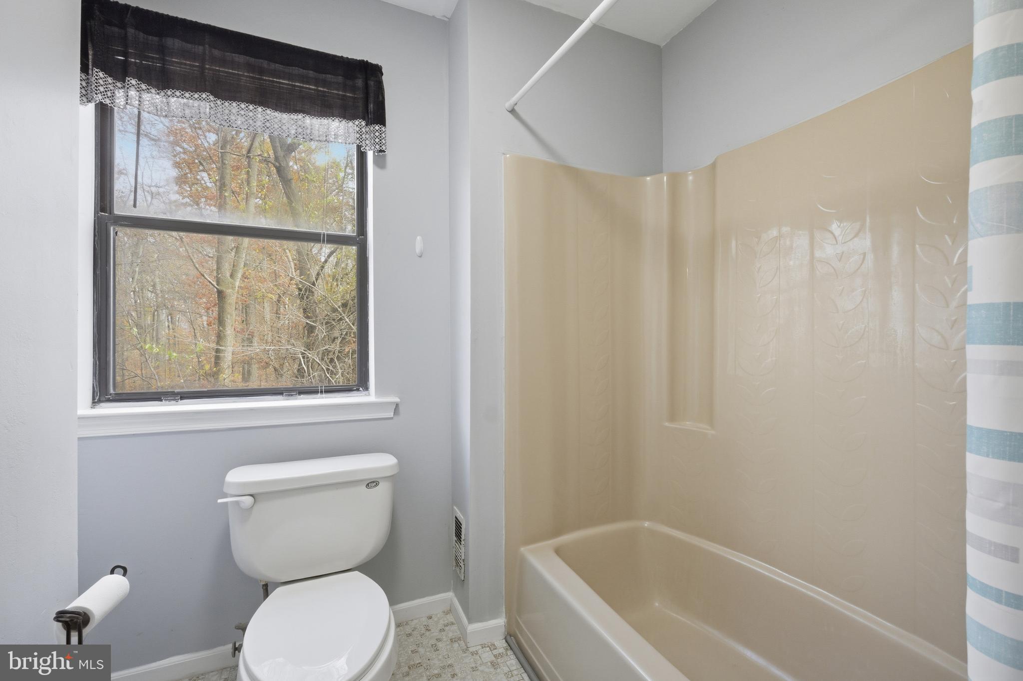 WOODLYN CROSSING - Residential