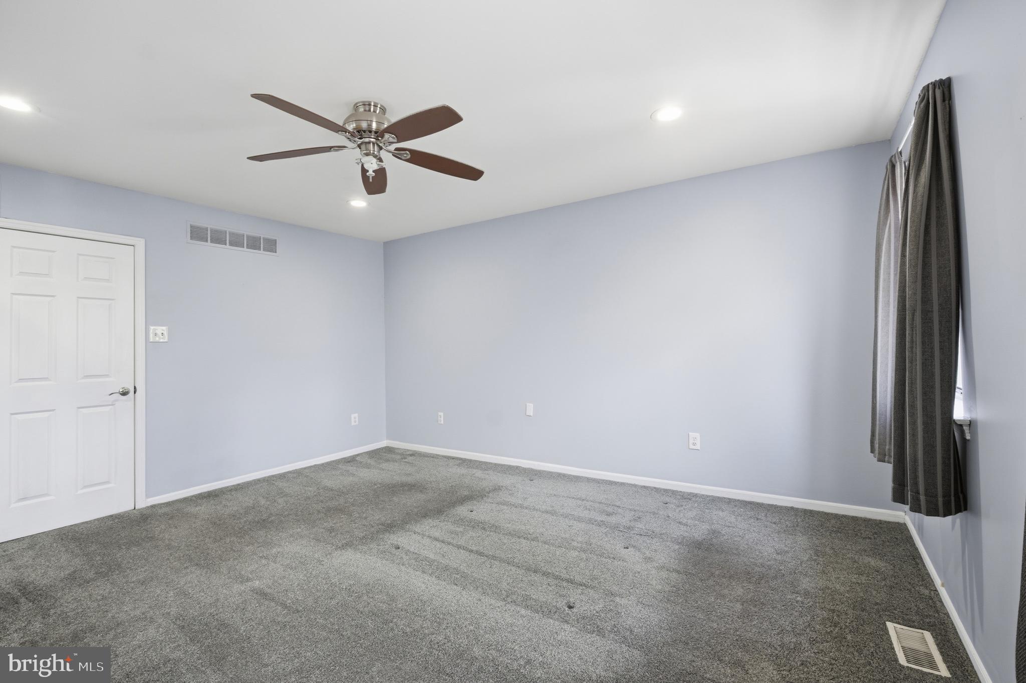 WOODLYN CROSSING - Residential