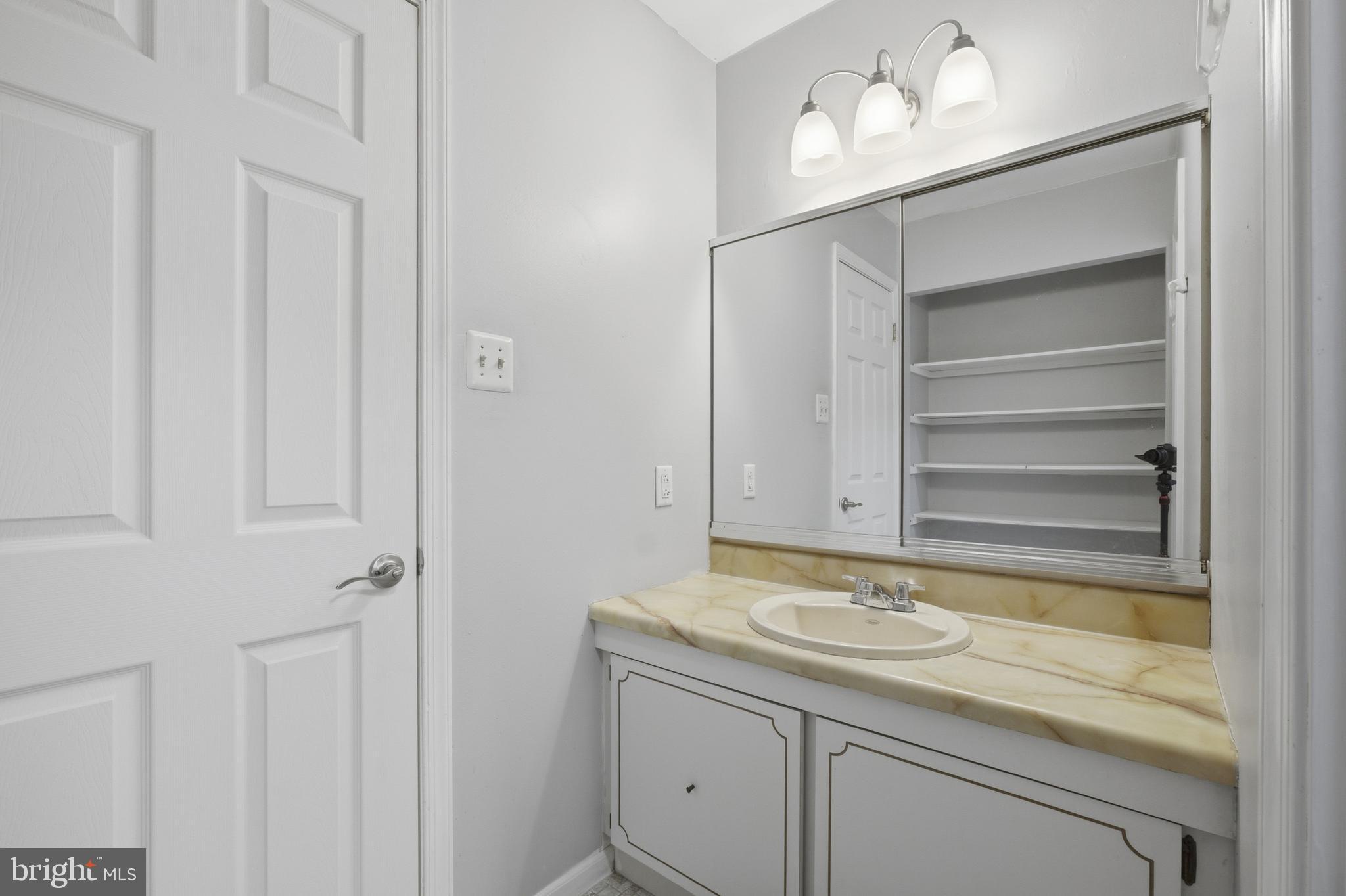 WOODLYN CROSSING - Residential