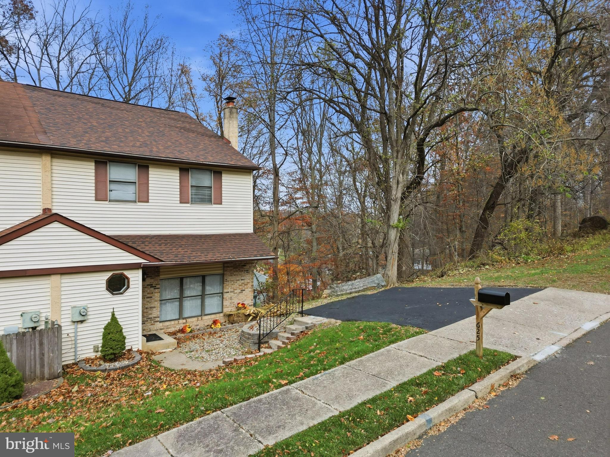 WOODLYN CROSSING - Residential