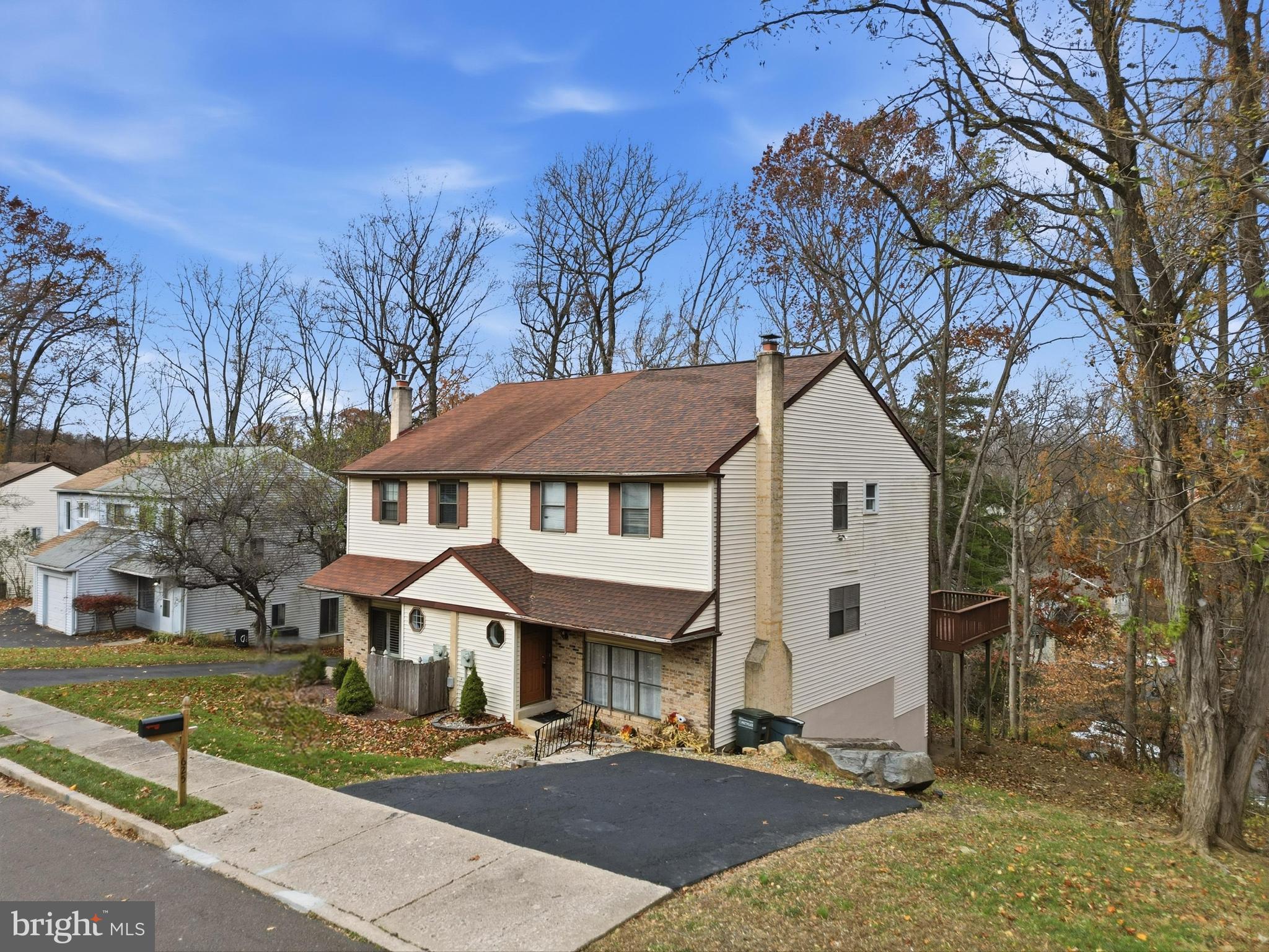 WOODLYN CROSSING - Residential