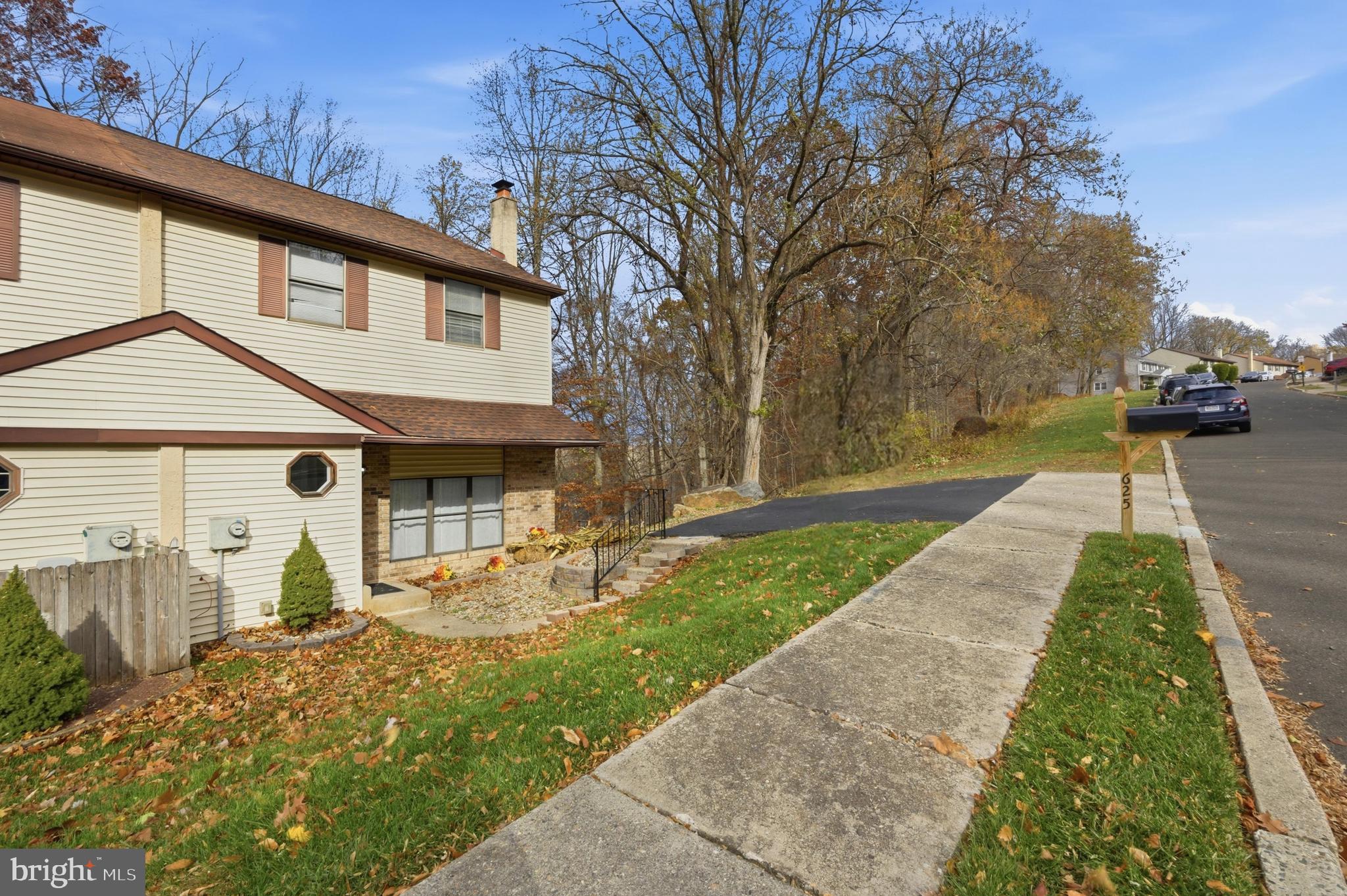 WOODLYN CROSSING - Residential