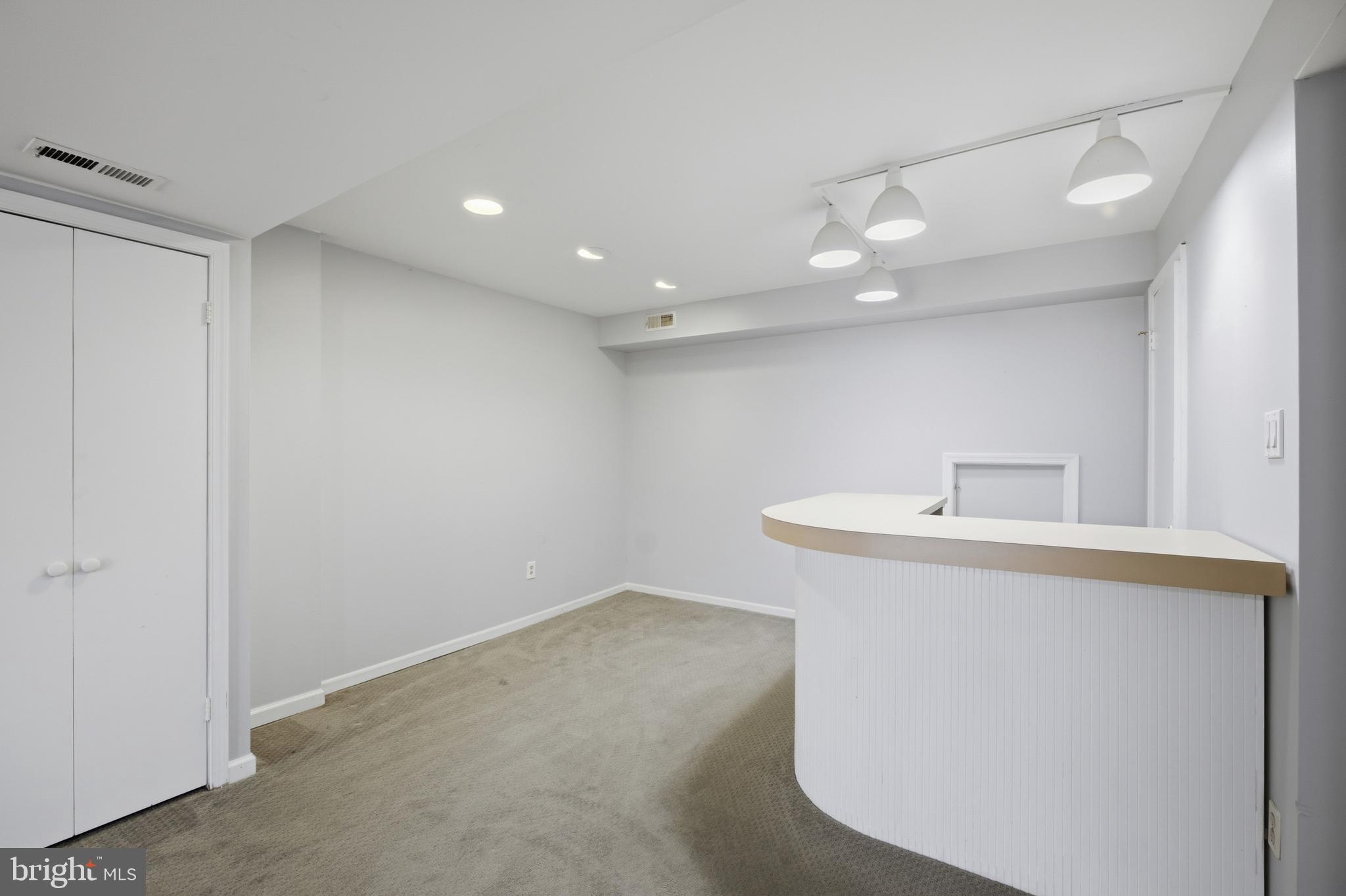 WOODLYN CROSSING - Residential