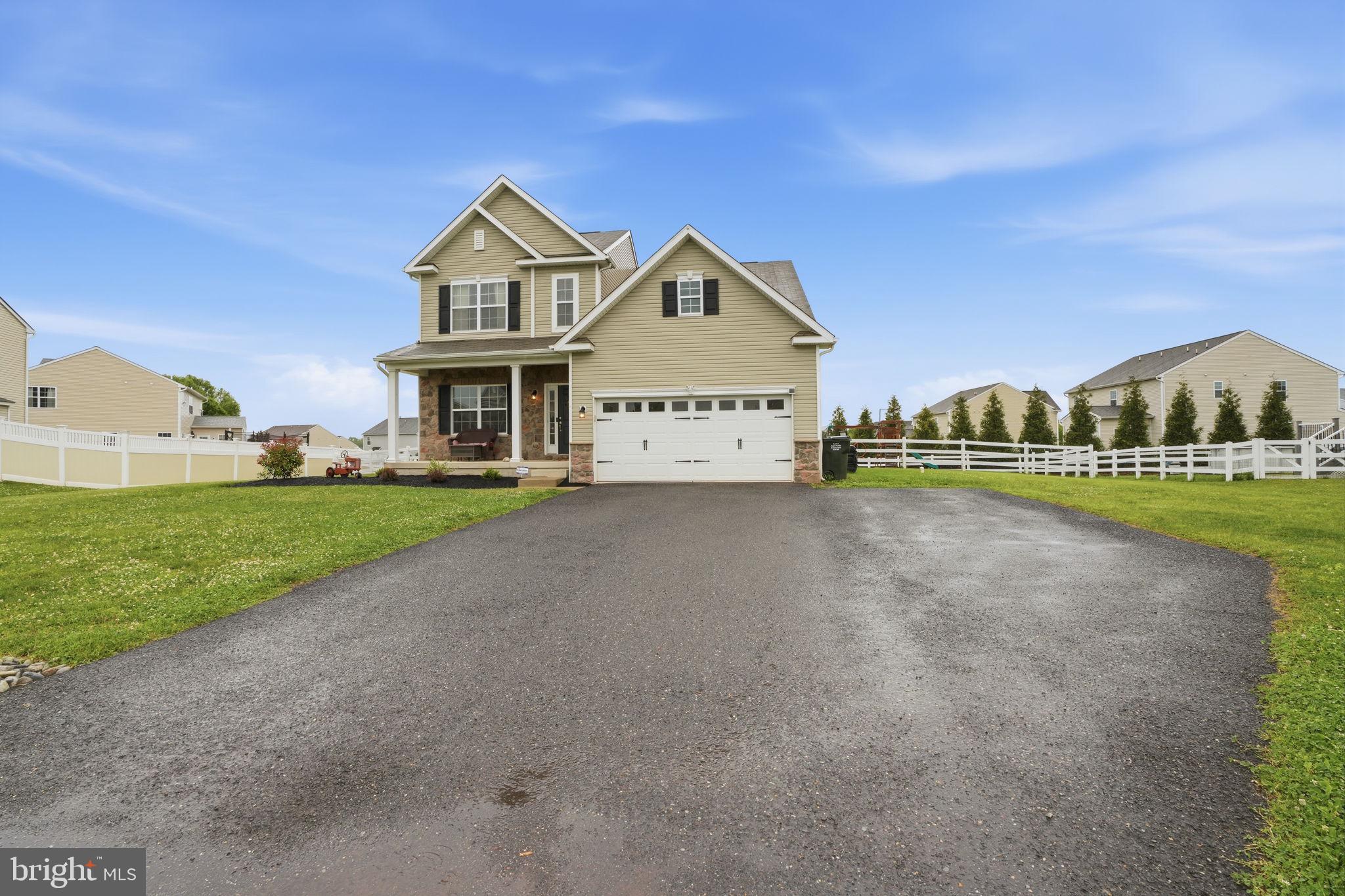 COBBLESTONE CROSSING - Residential