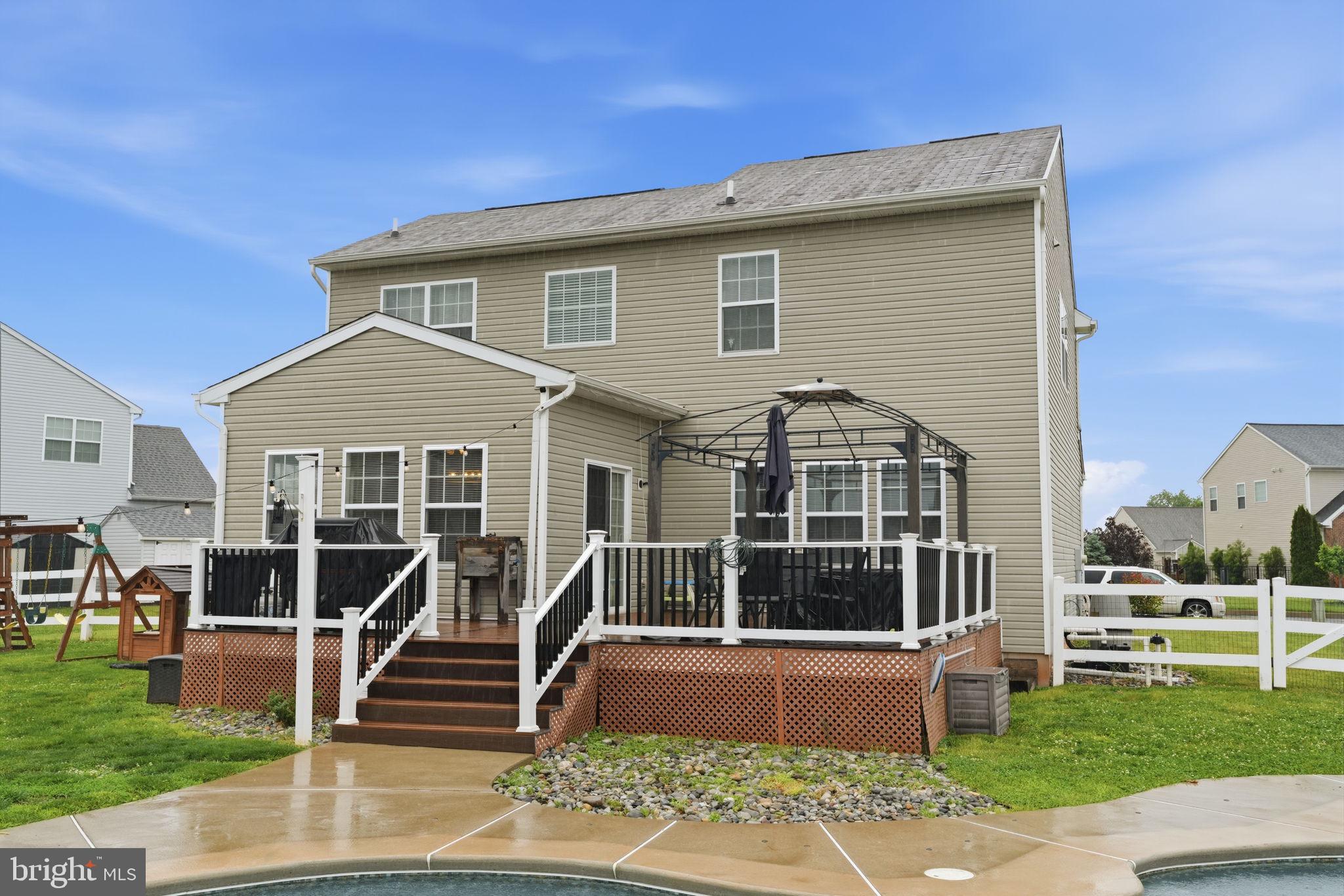 COBBLESTONE CROSSING - Residential
