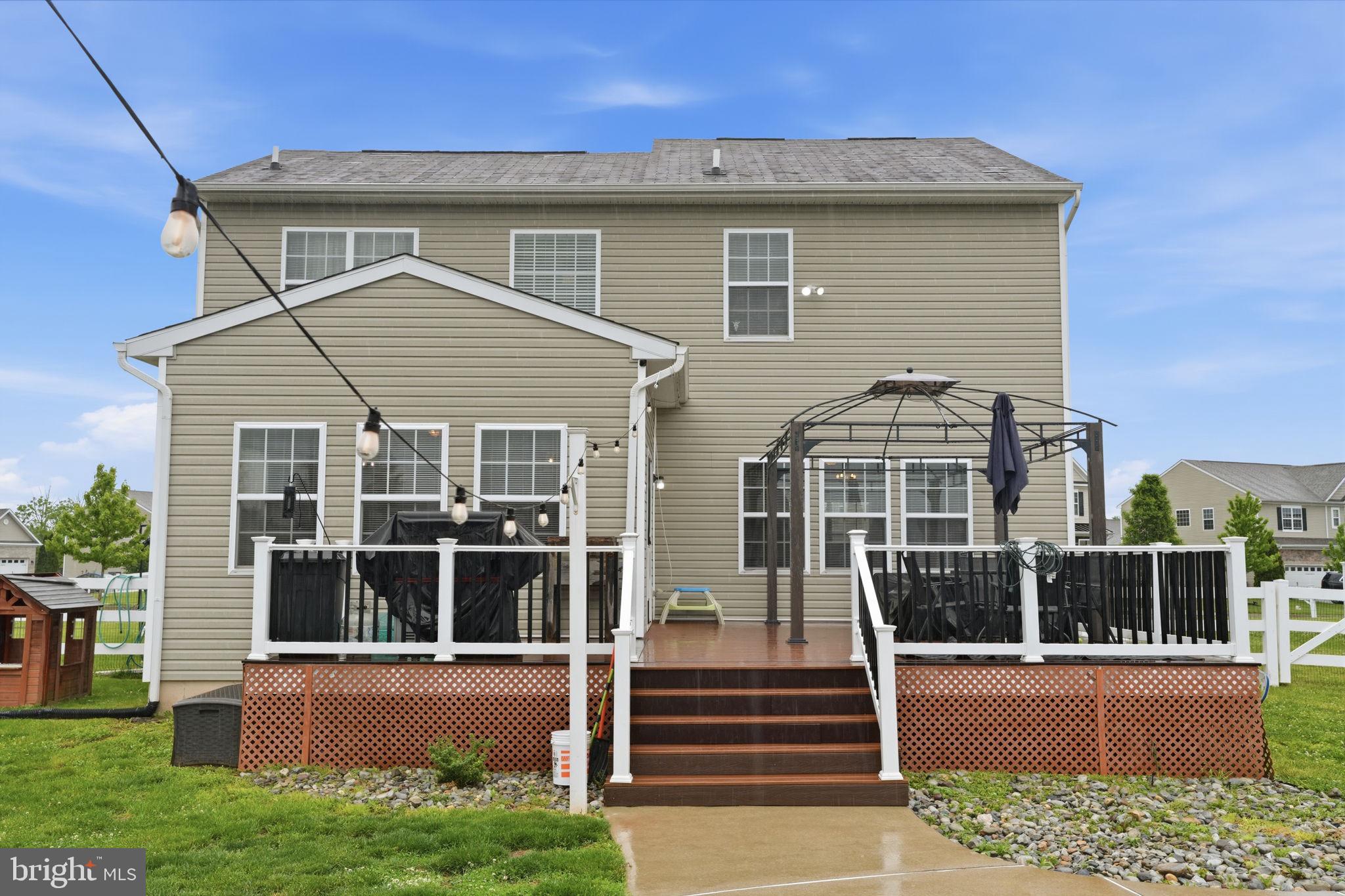 COBBLESTONE CROSSING - Residential