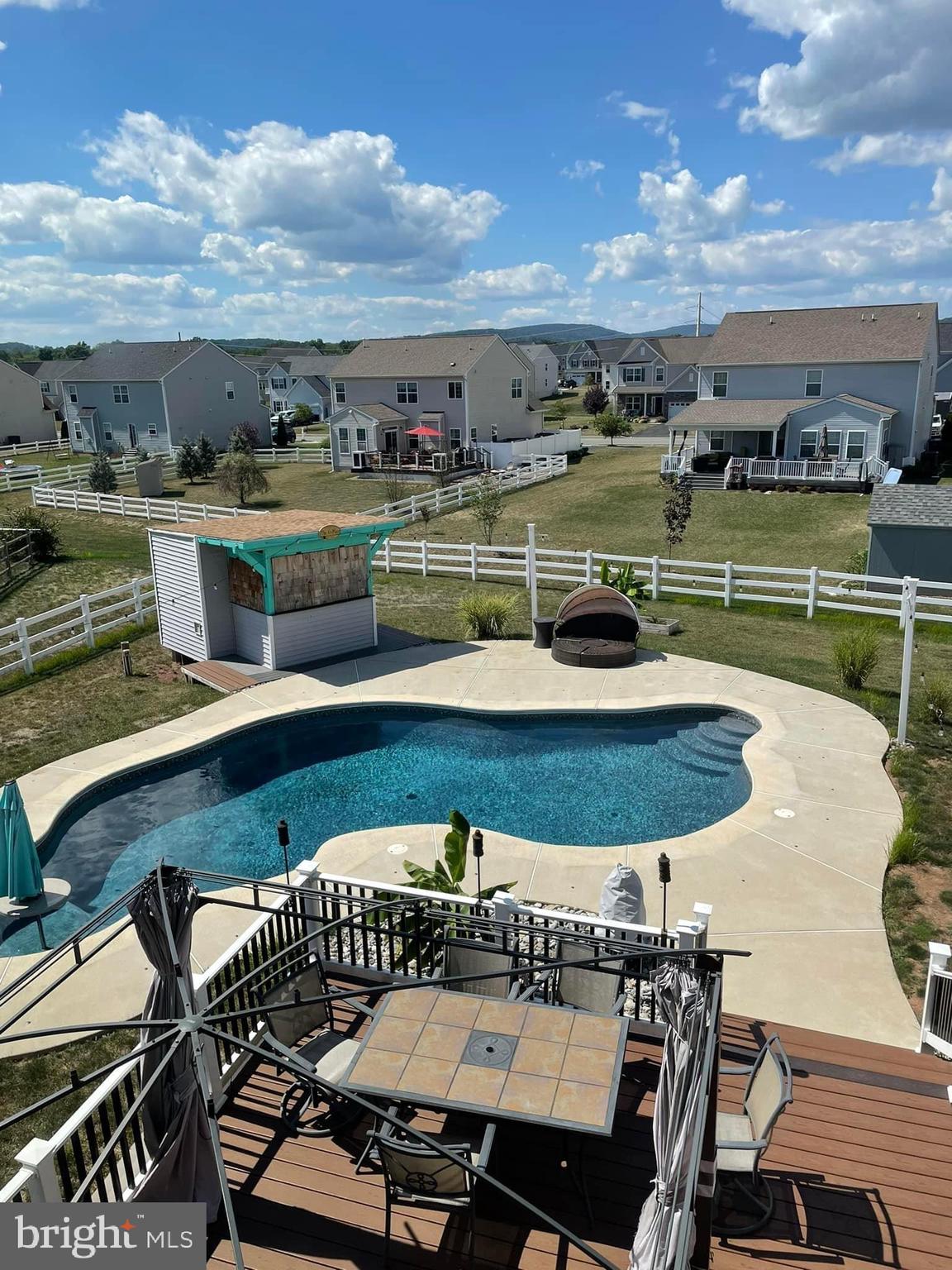 75 WINDOVER DRIVE
