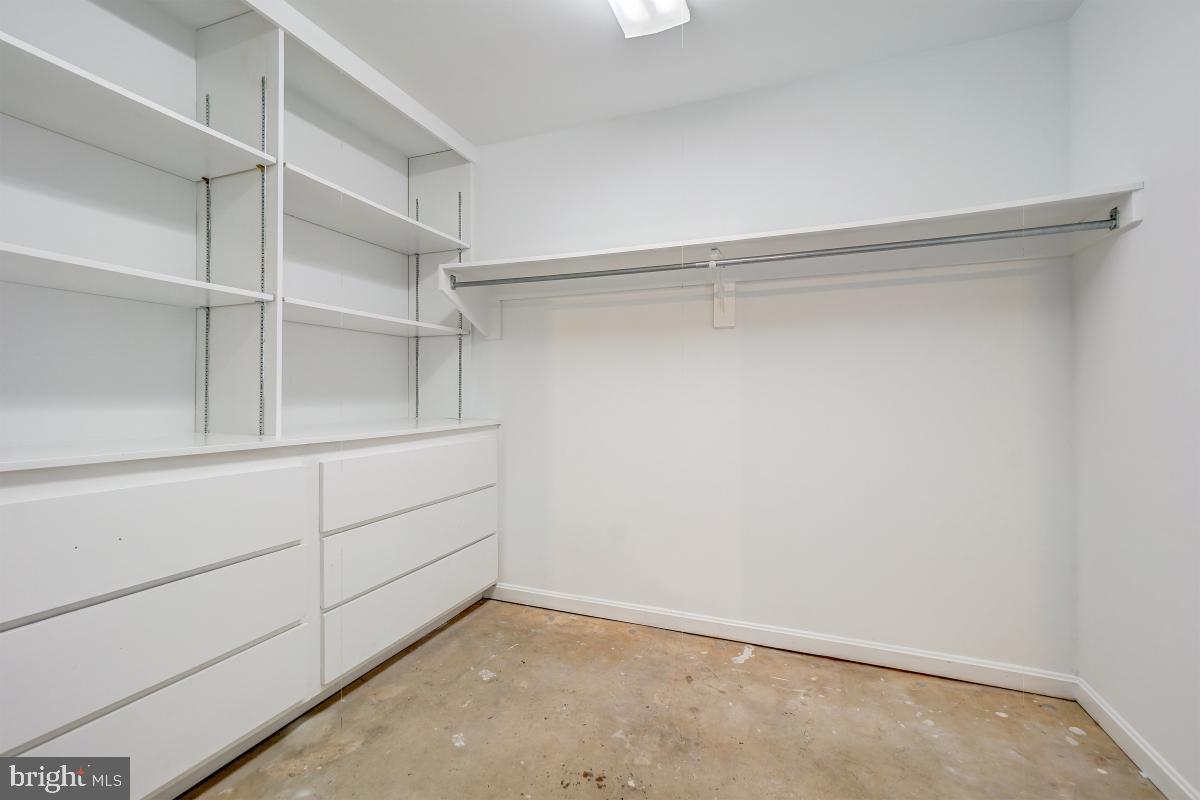 LEISURE WORLD - Residential