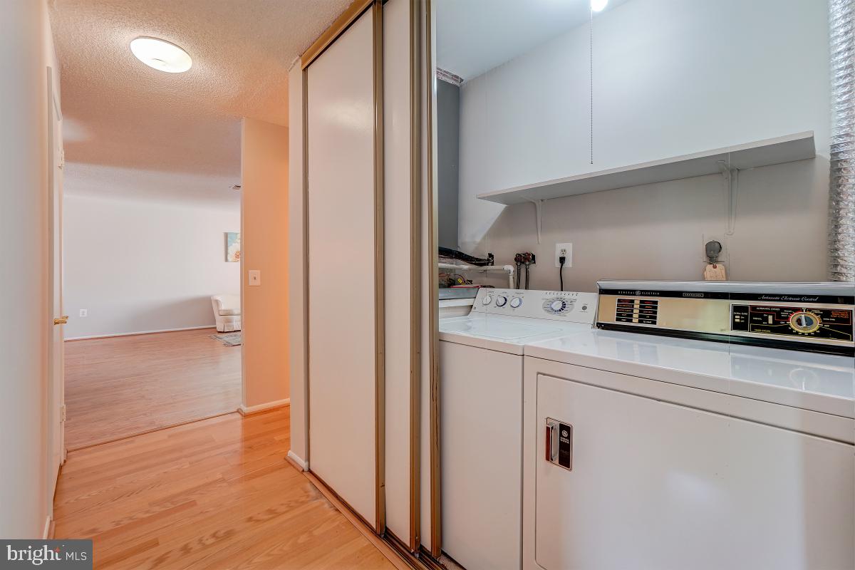 LEISURE WORLD - Residential