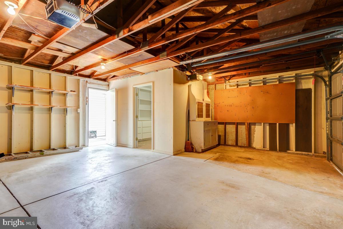 LEISURE WORLD - Residential