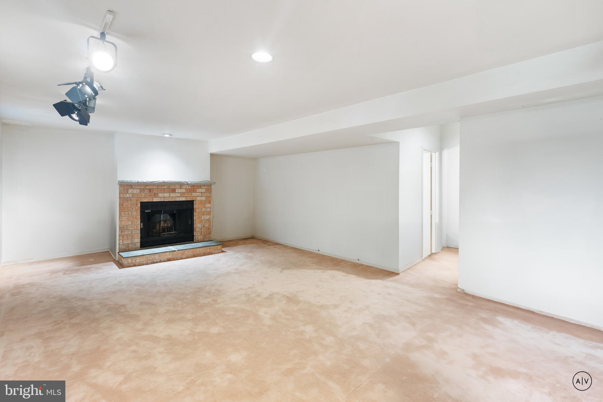 TIMBERLAWN - Residential