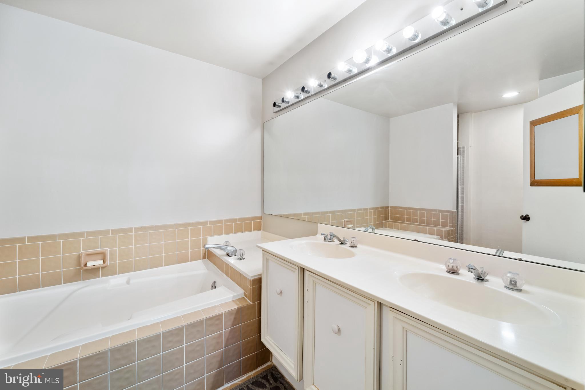 TIMBERLAWN - Residential