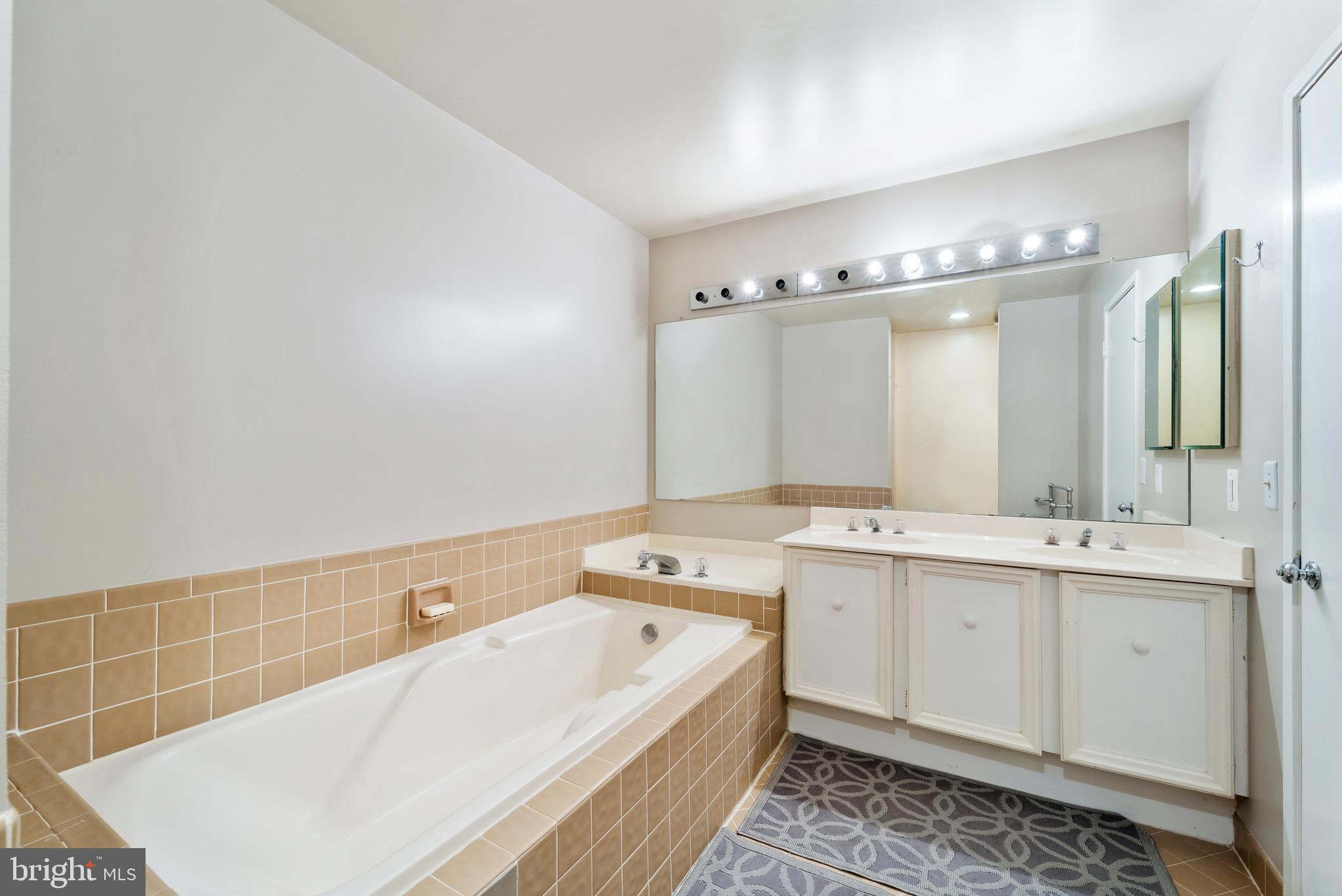 TIMBERLAWN - Residential