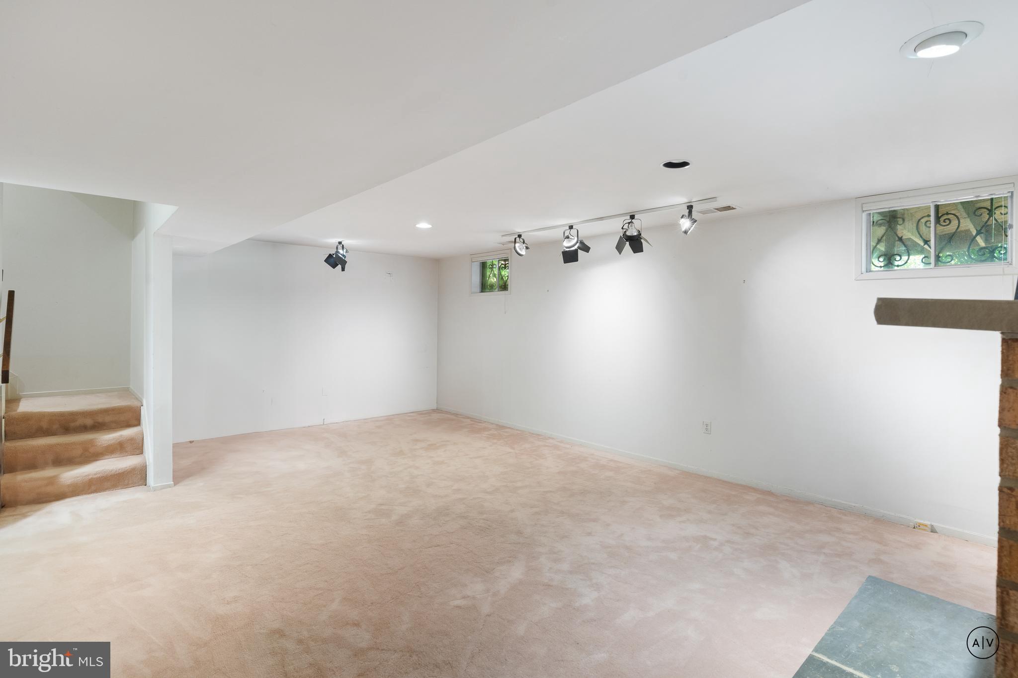 TIMBERLAWN - Residential