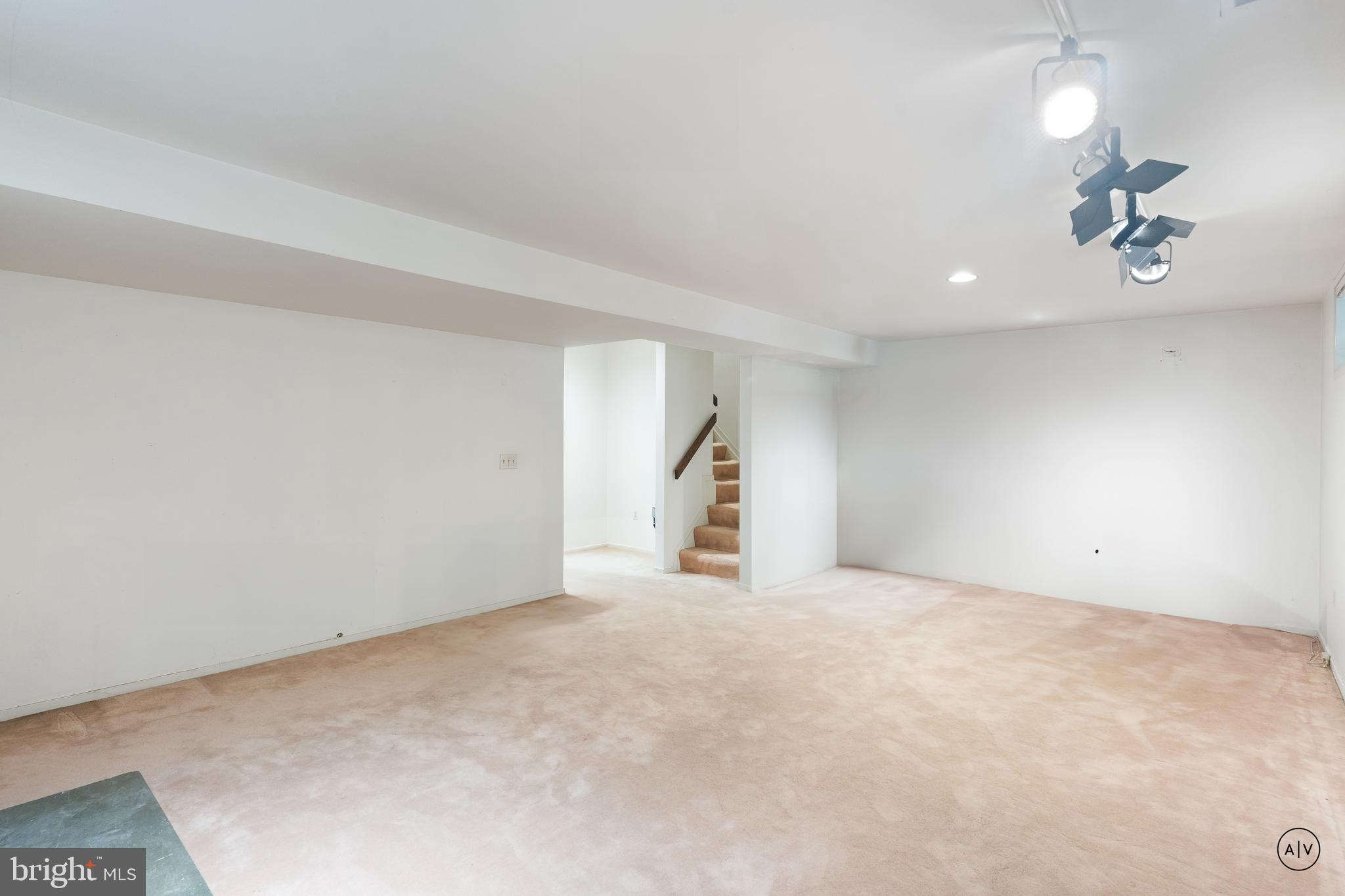 TIMBERLAWN - Residential