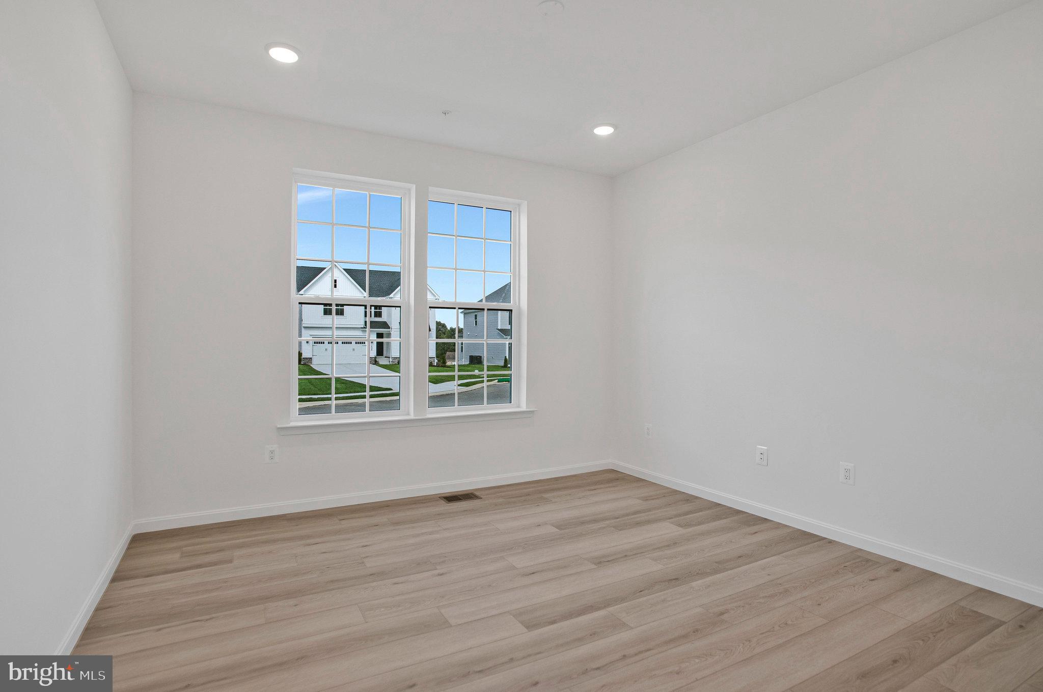 ROBERTS CROSSING - Residential