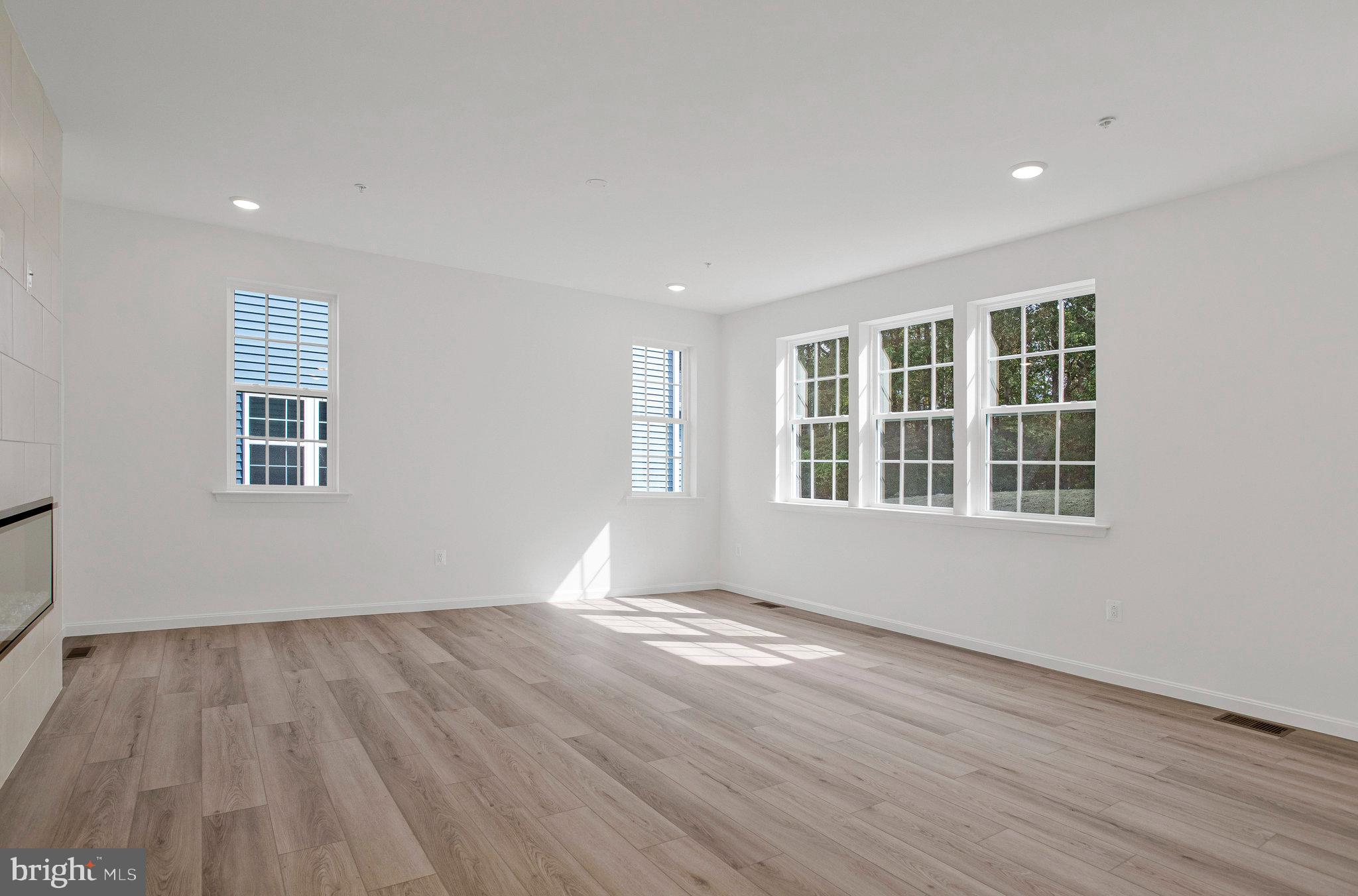 ROBERTS CROSSING - Residential