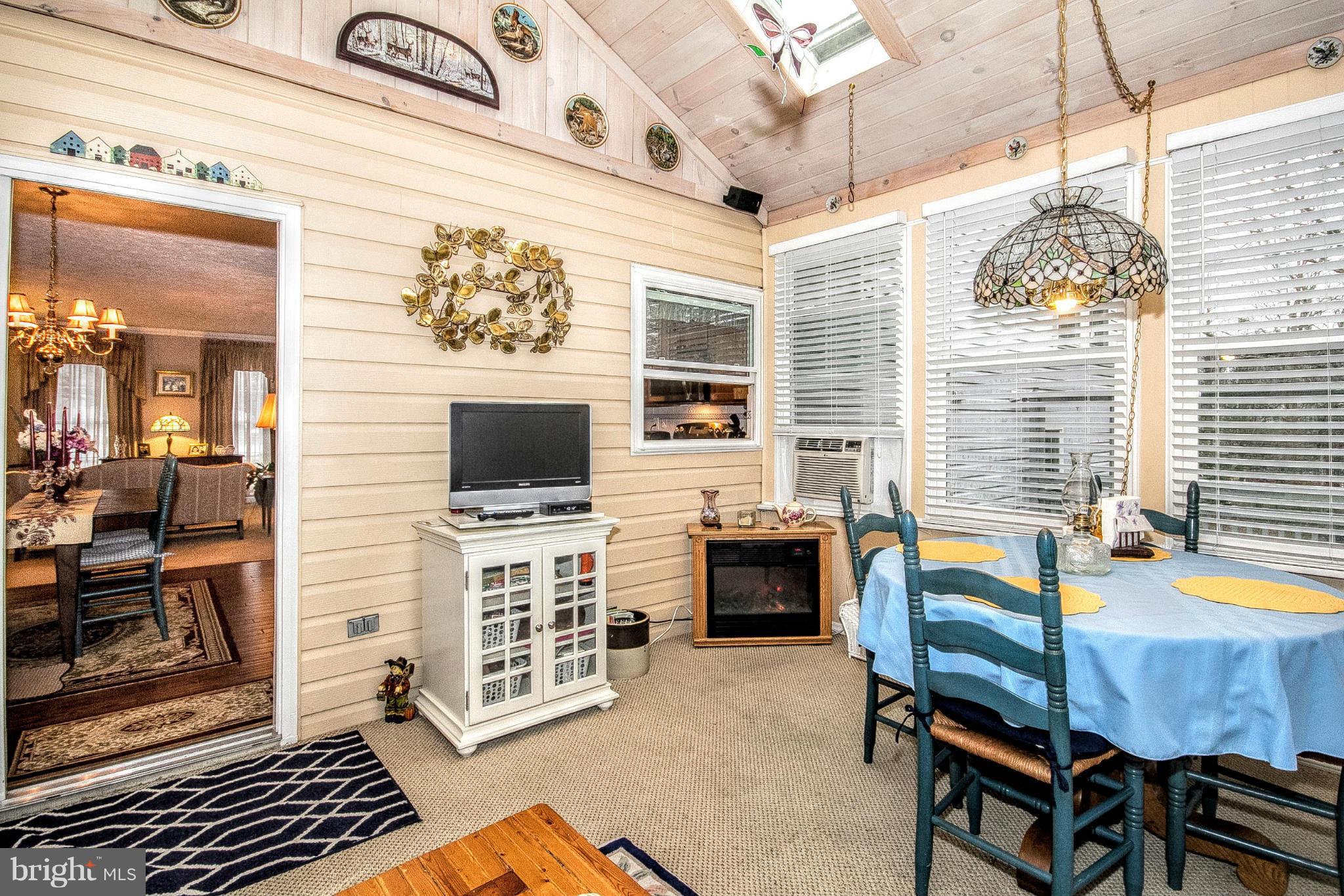 HIDDEN STREAM - Residential