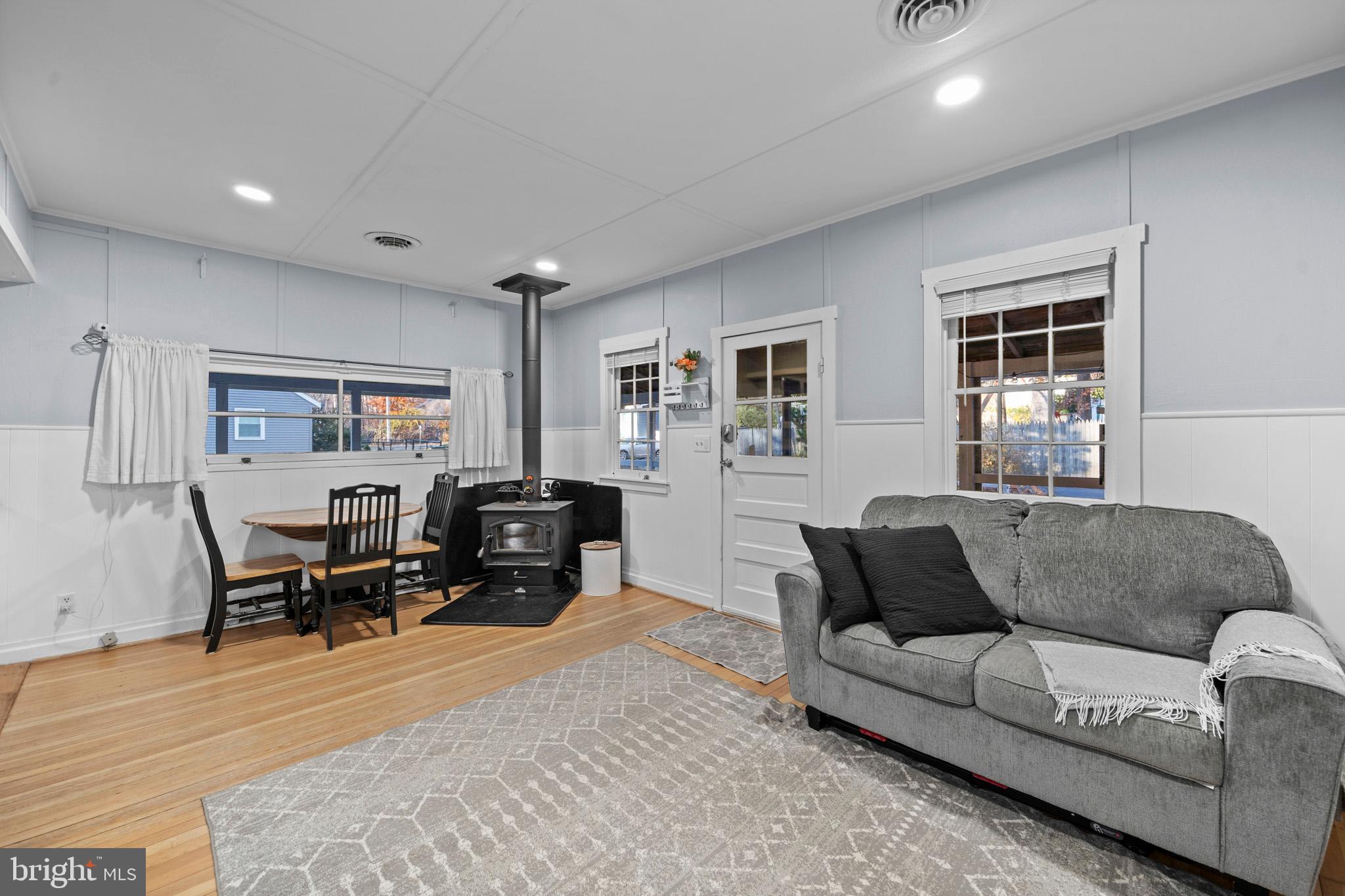 LONG BEACH - Residential