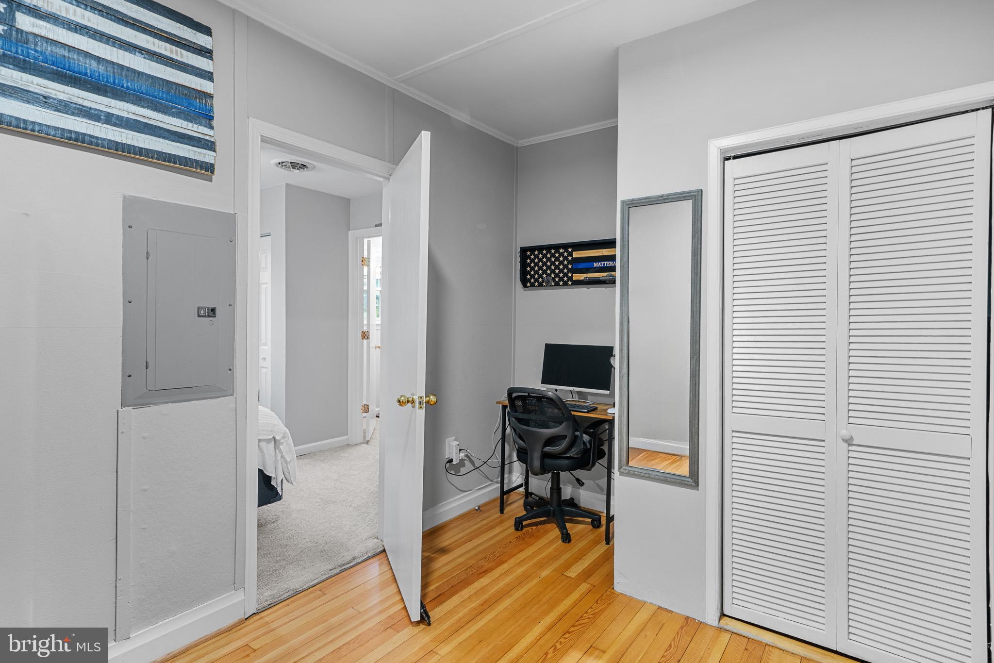 LONG BEACH - Residential