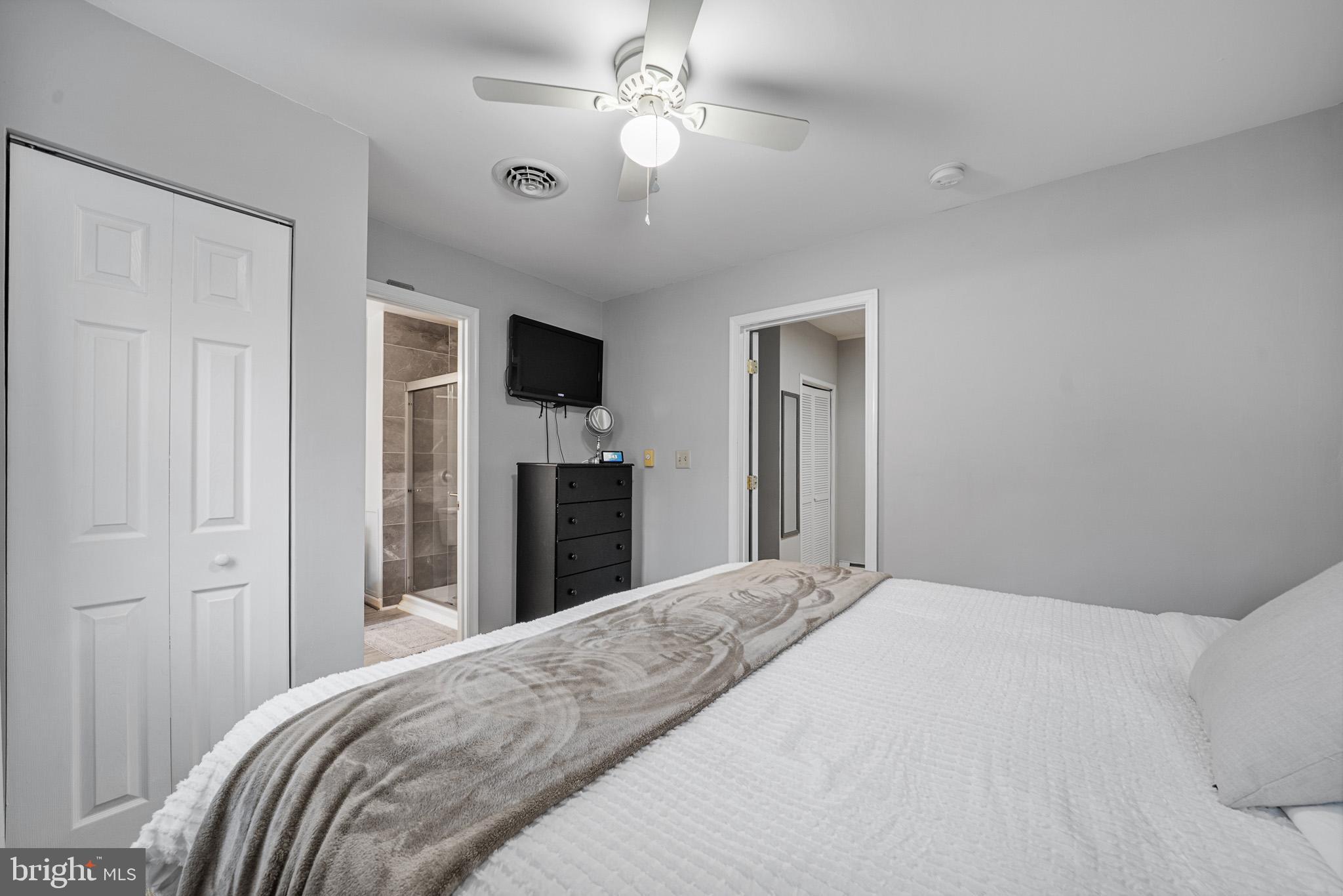 LONG BEACH - Residential