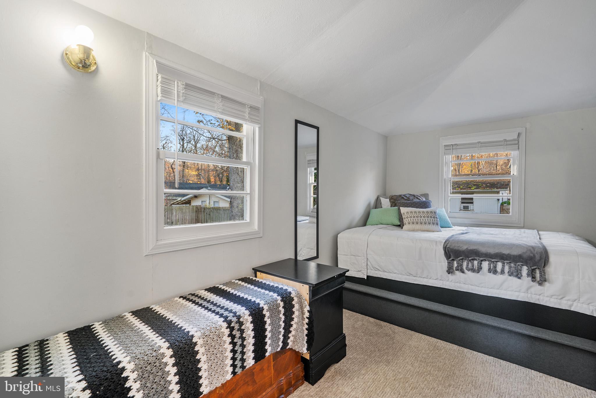 LONG BEACH - Residential