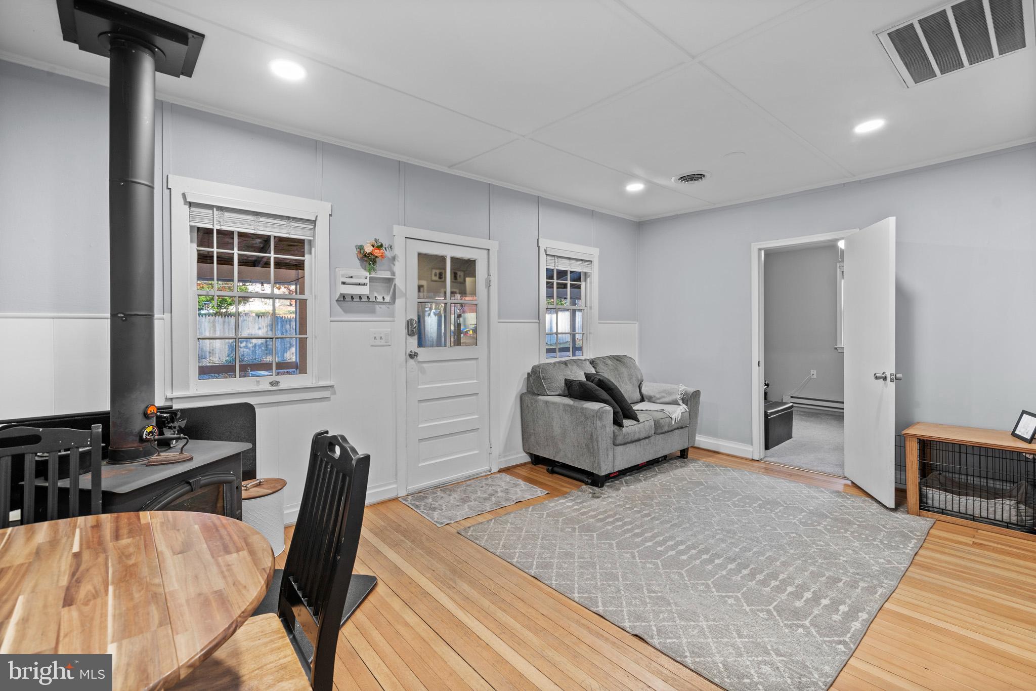 LONG BEACH - Residential