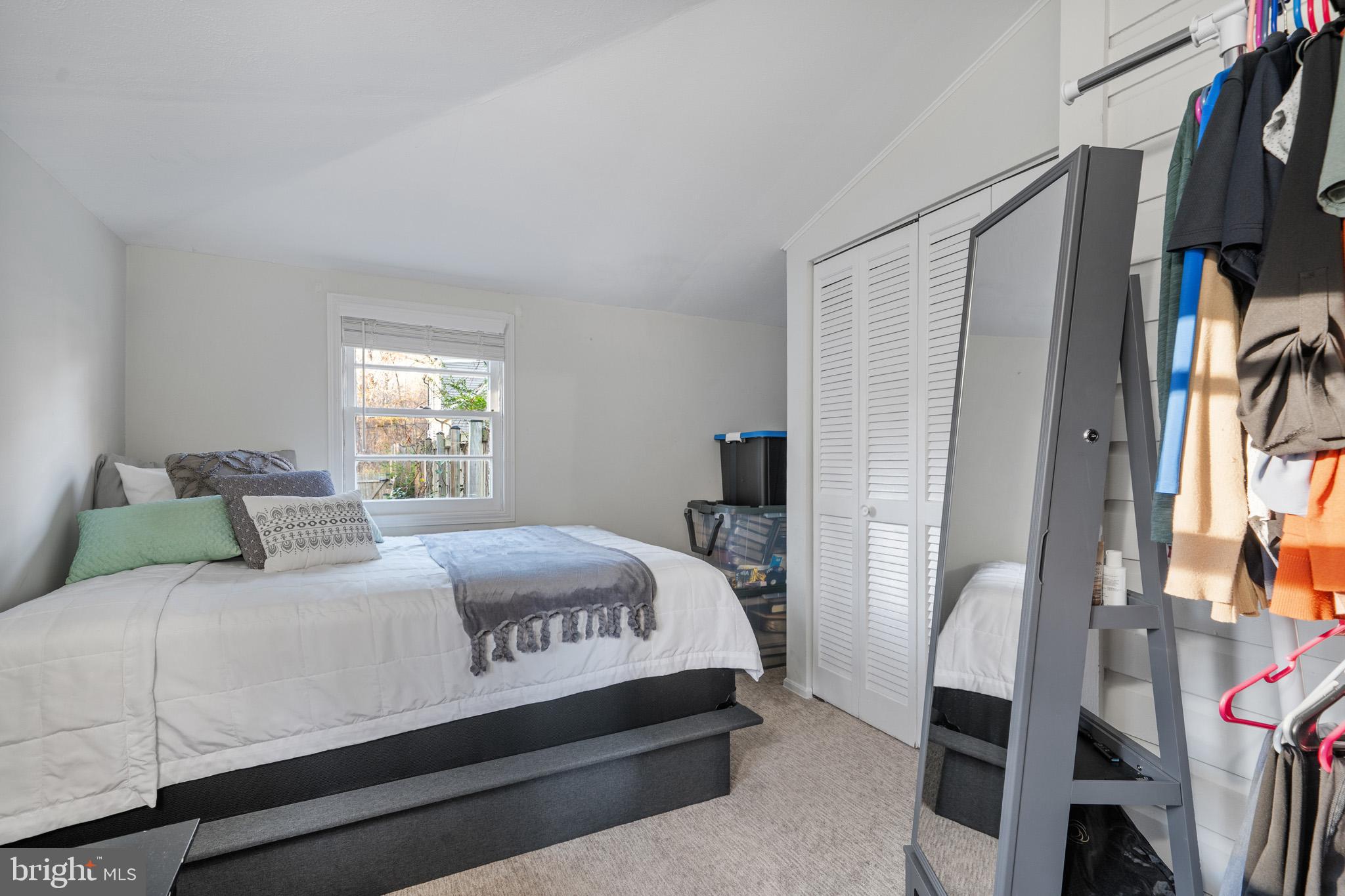 LONG BEACH - Residential