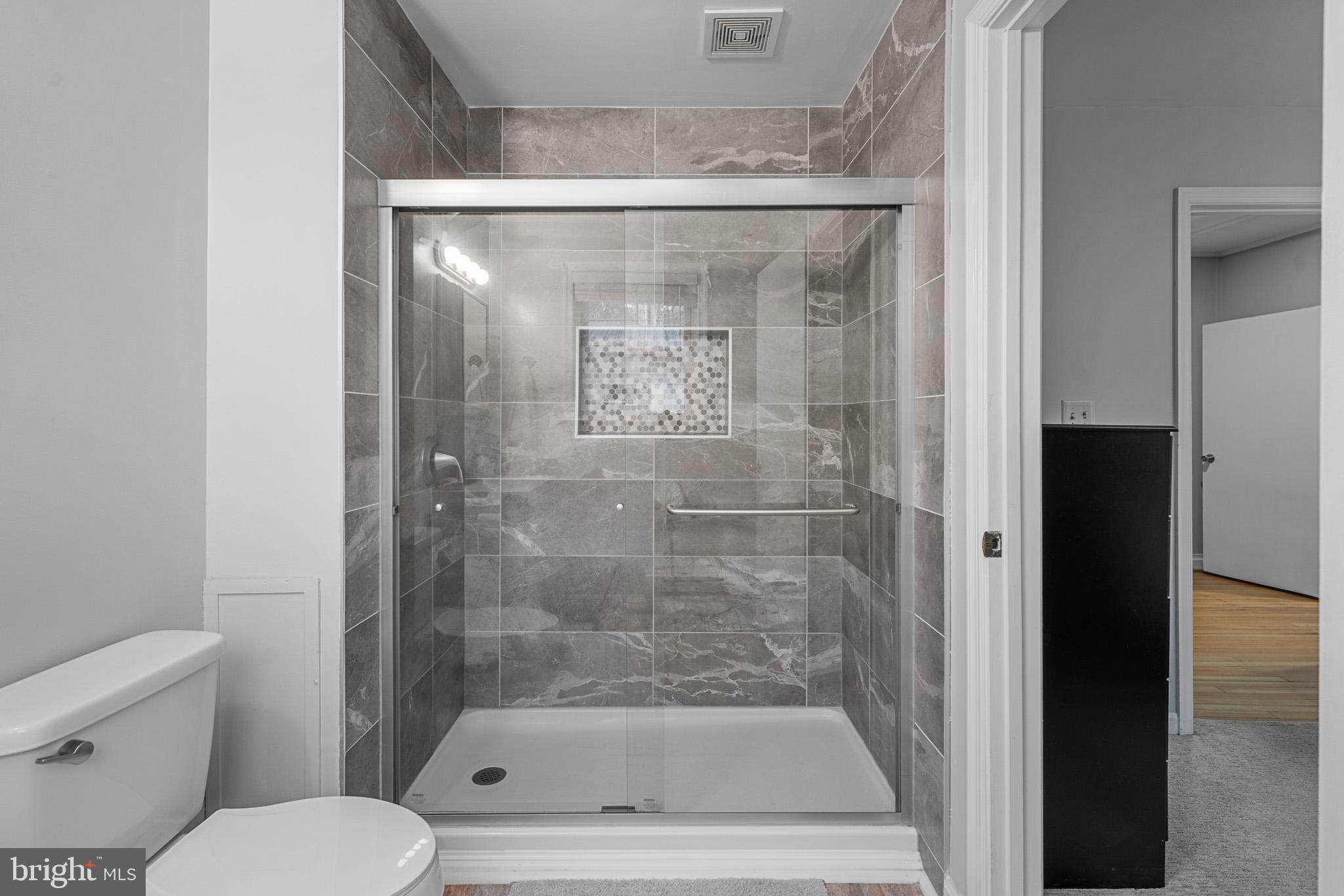 LONG BEACH - Residential