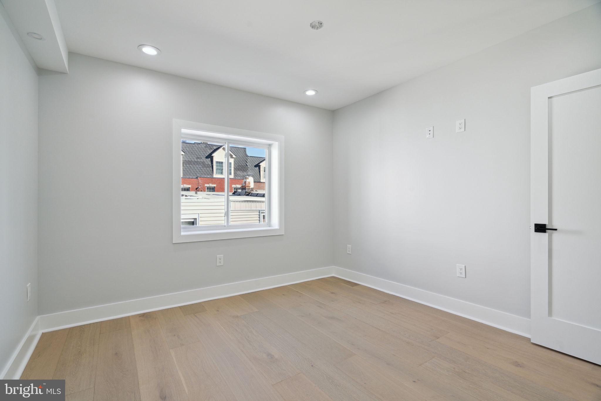 GRADUATE HOSPITAL - Residential