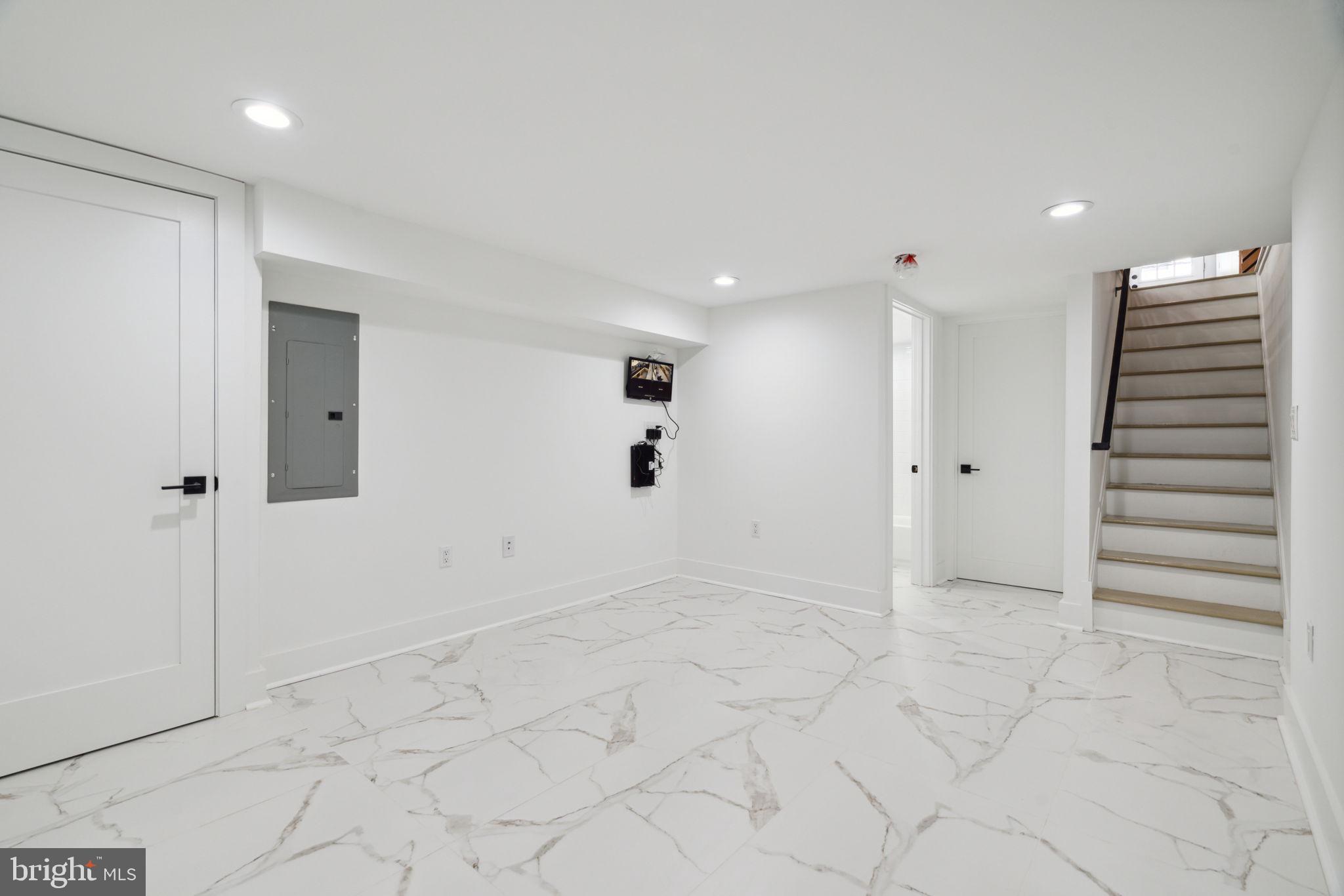 GRADUATE HOSPITAL - Residential