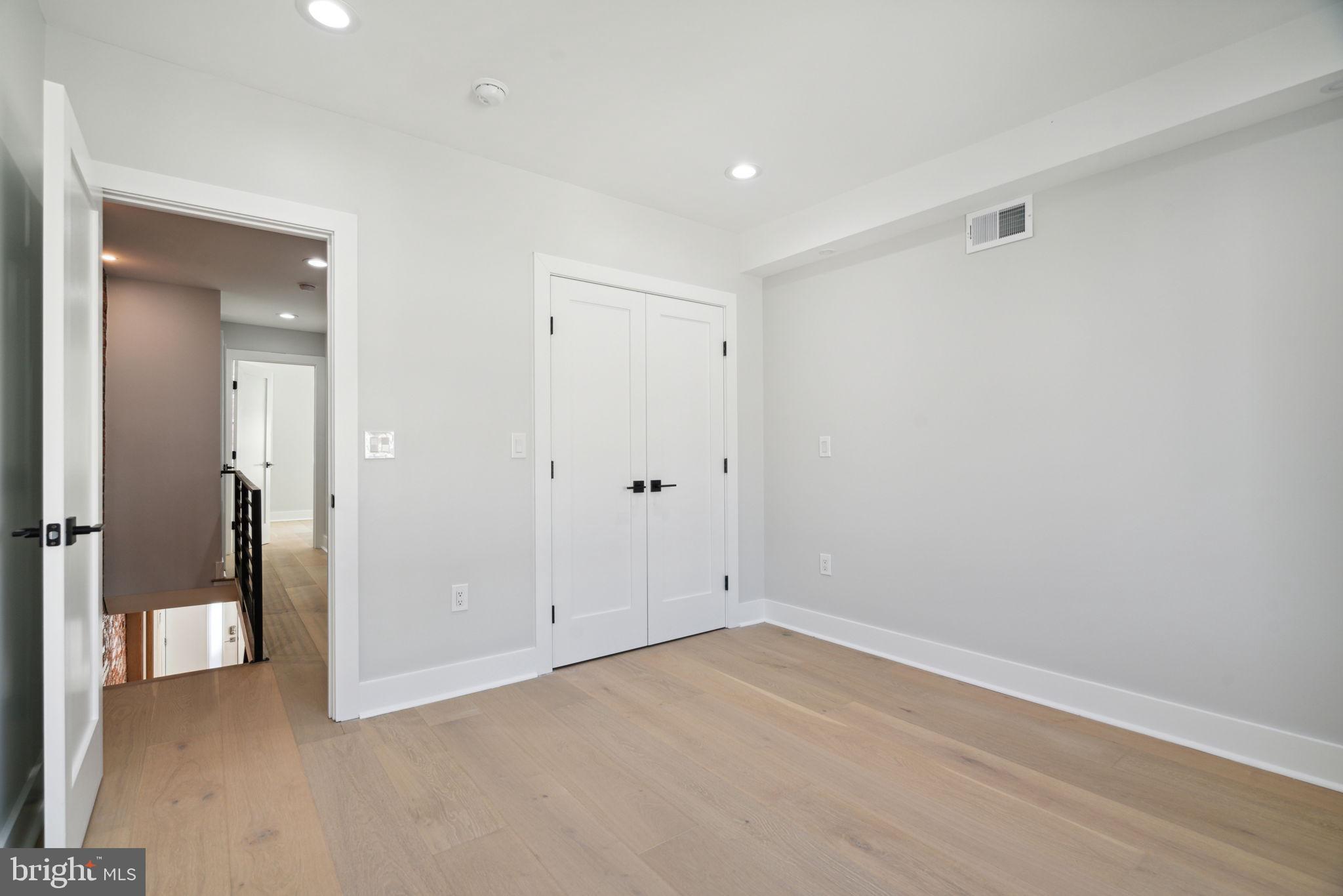 GRADUATE HOSPITAL - Residential