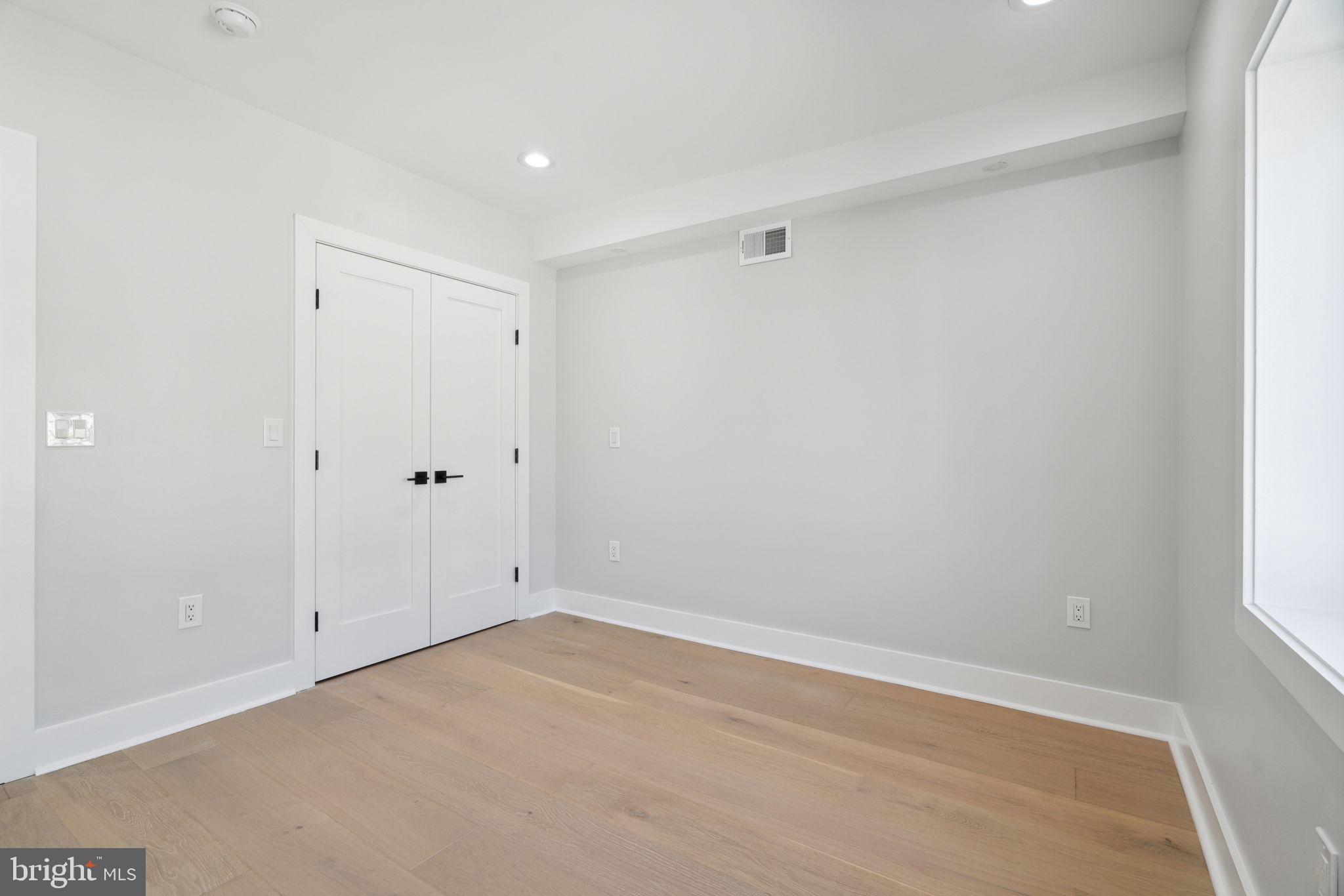 GRADUATE HOSPITAL - Residential