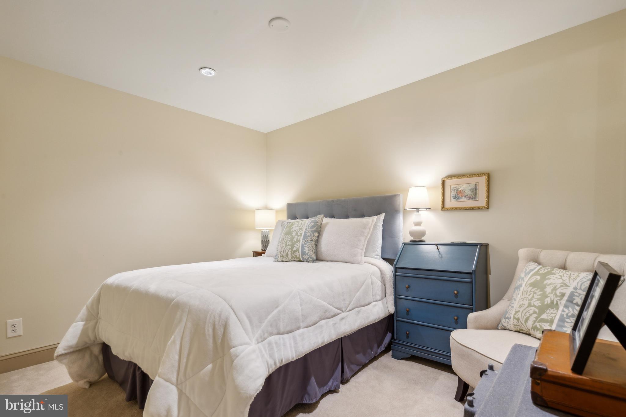 WILLOWMEADE - Residential