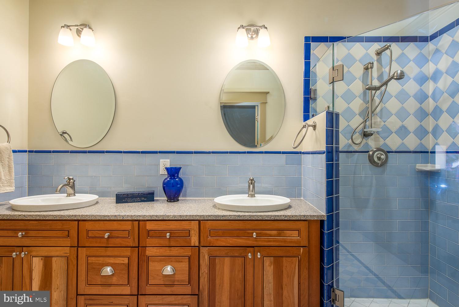 WILLOWMEADE - Residential