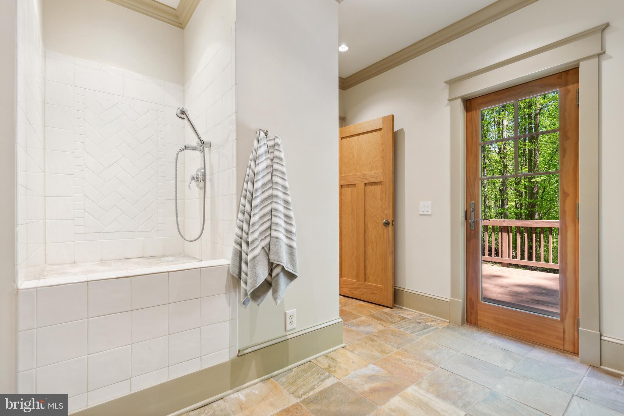 WILLOWMEADE - Residential