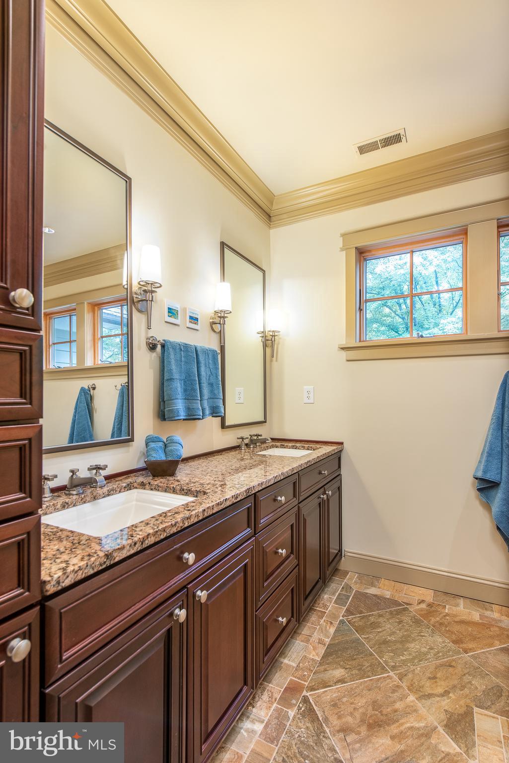 WILLOWMEADE - Residential