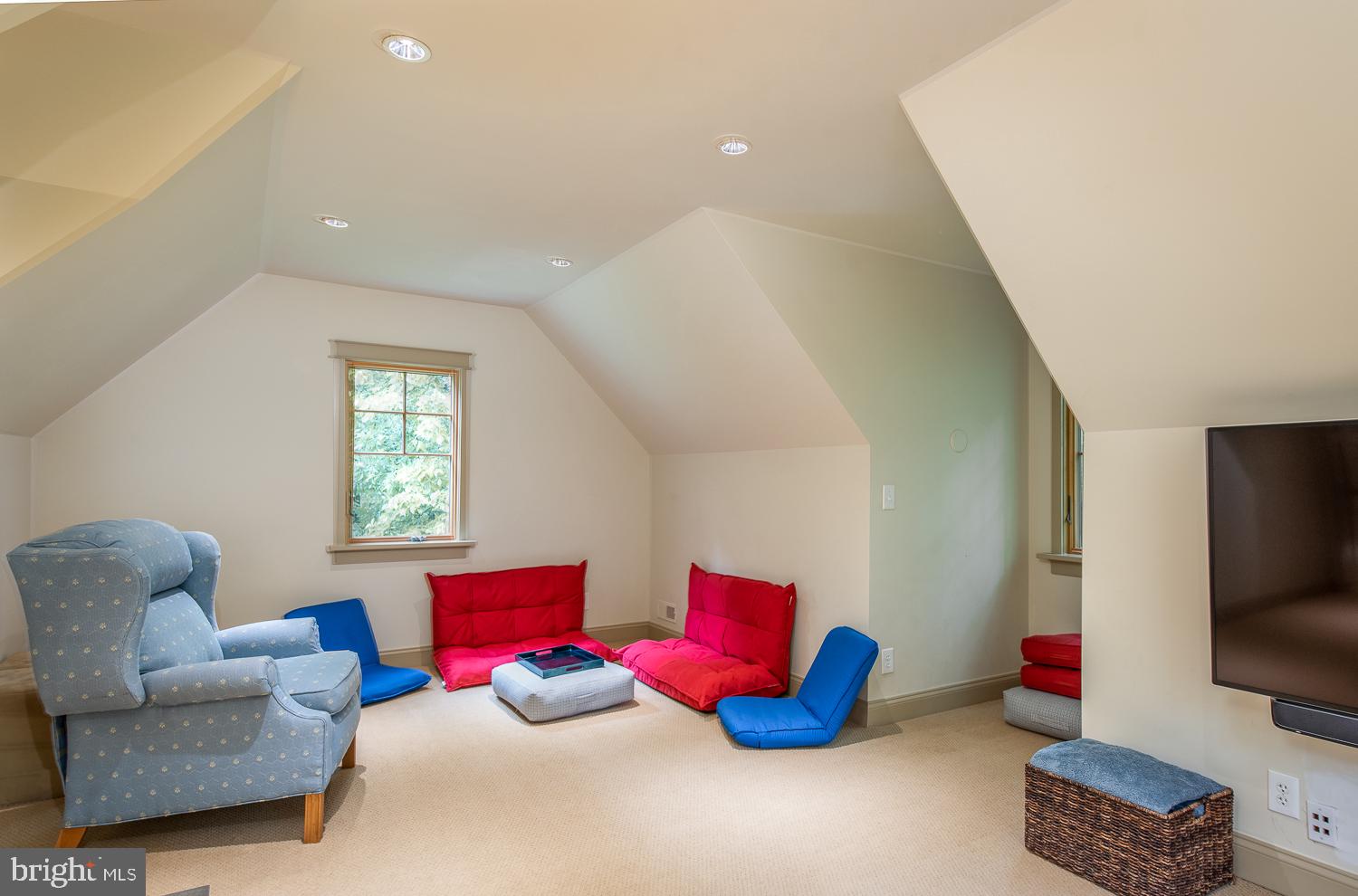 WILLOWMEADE - Residential