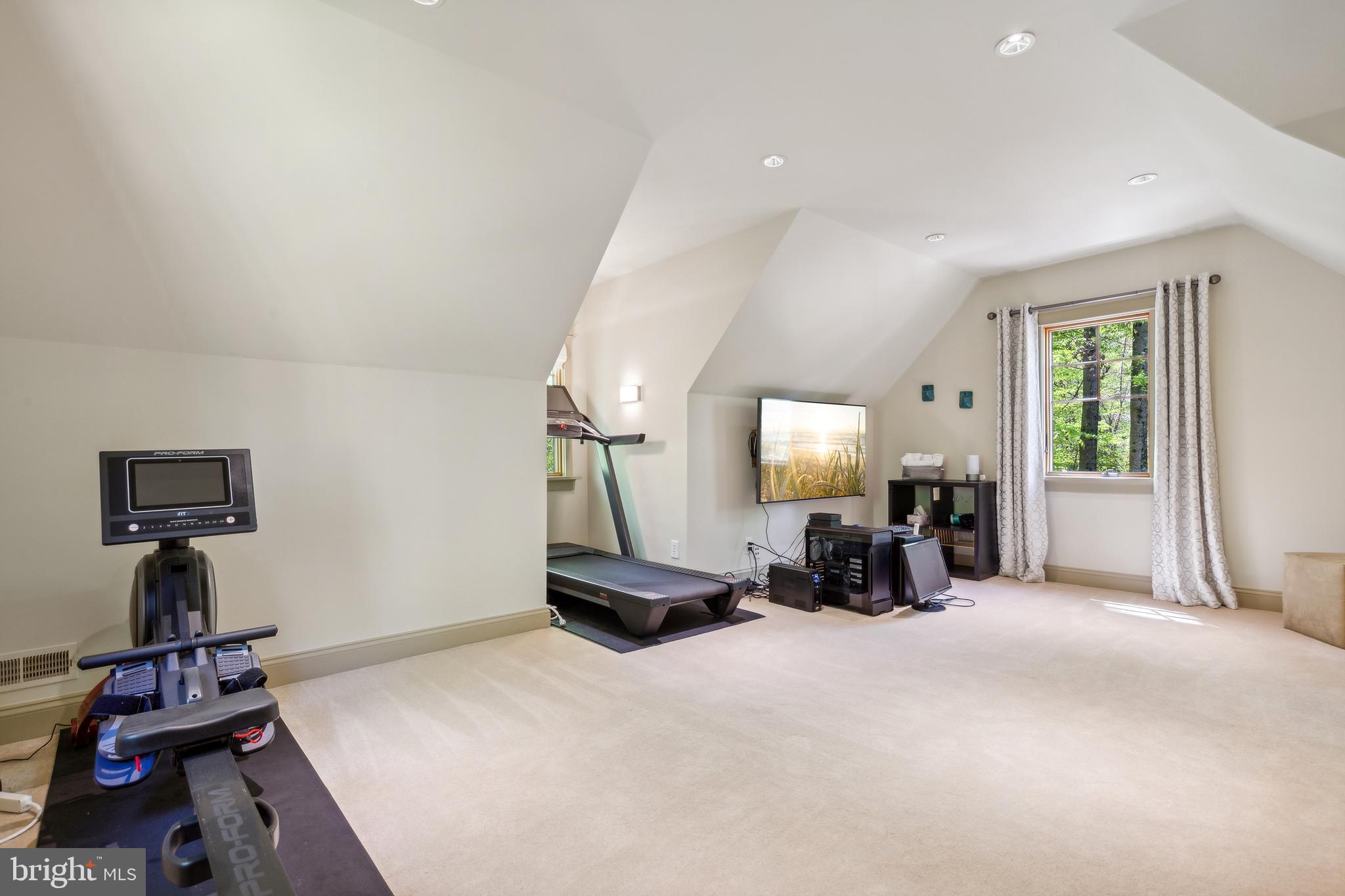 WILLOWMEADE - Residential